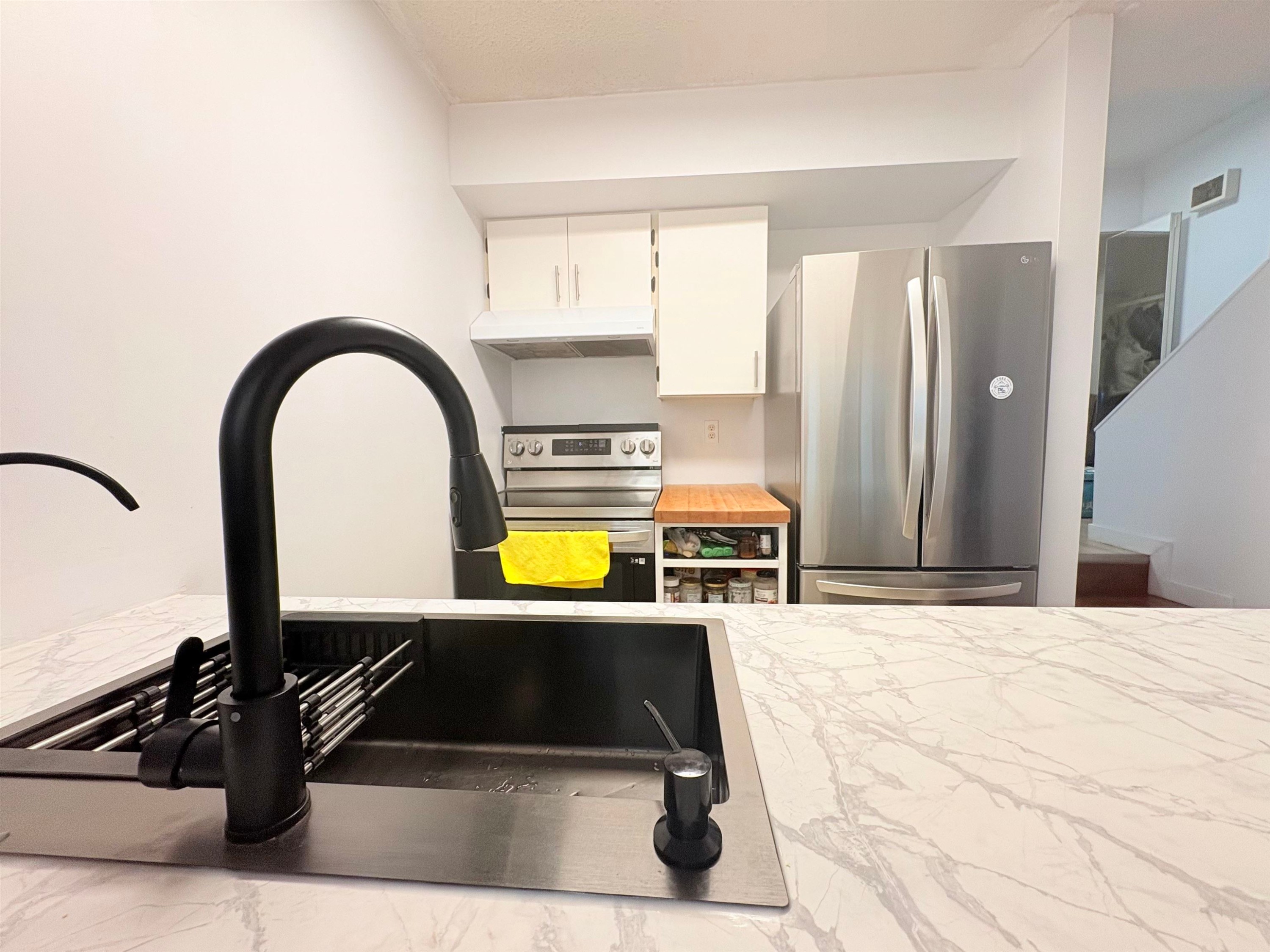 









17714


60

Avenue, 84,
Surrey,




BC
V3S 1V2

