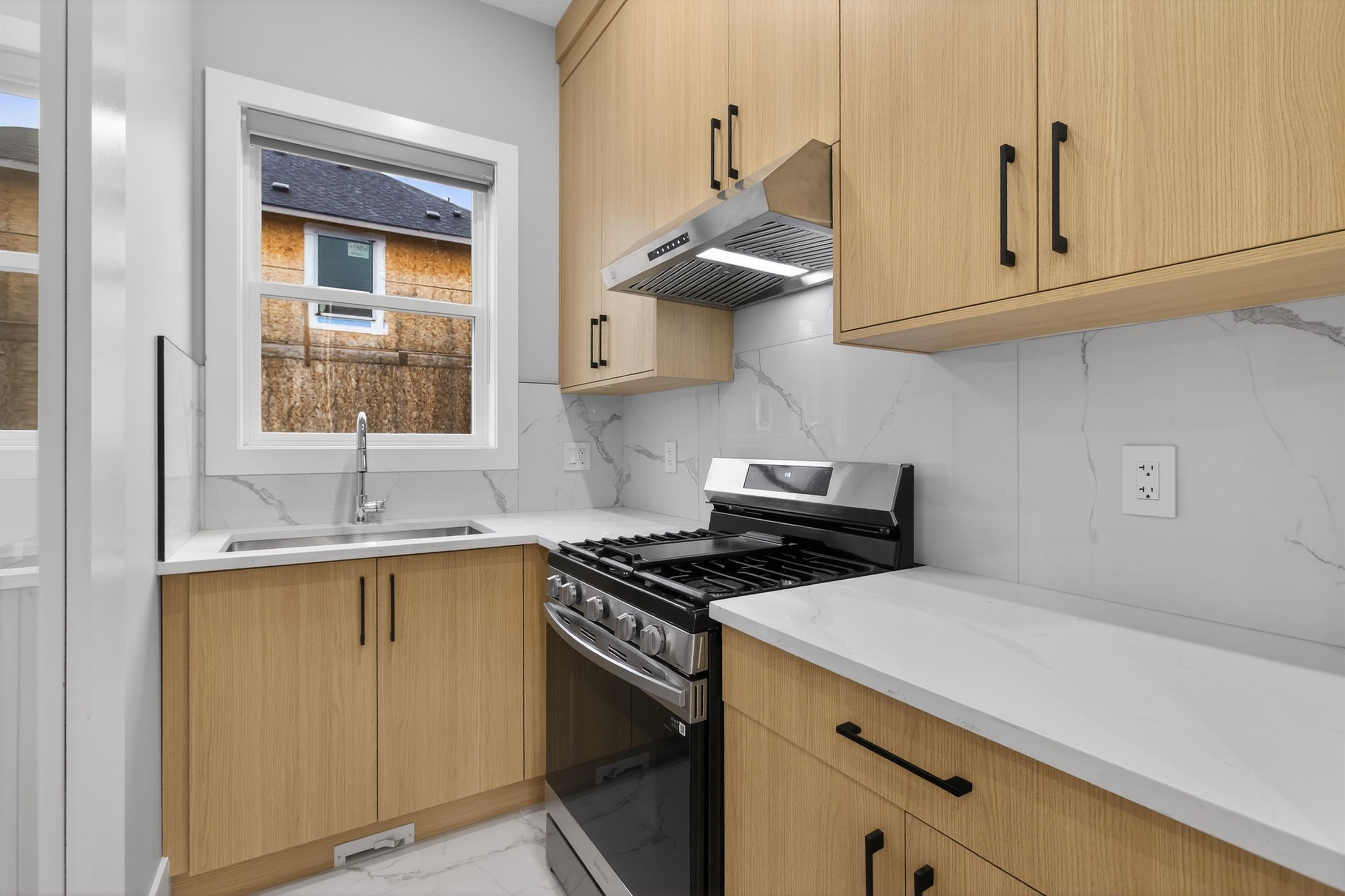 









16730


20

Avenue,
Surrey,




BC
V3Z 9M9

