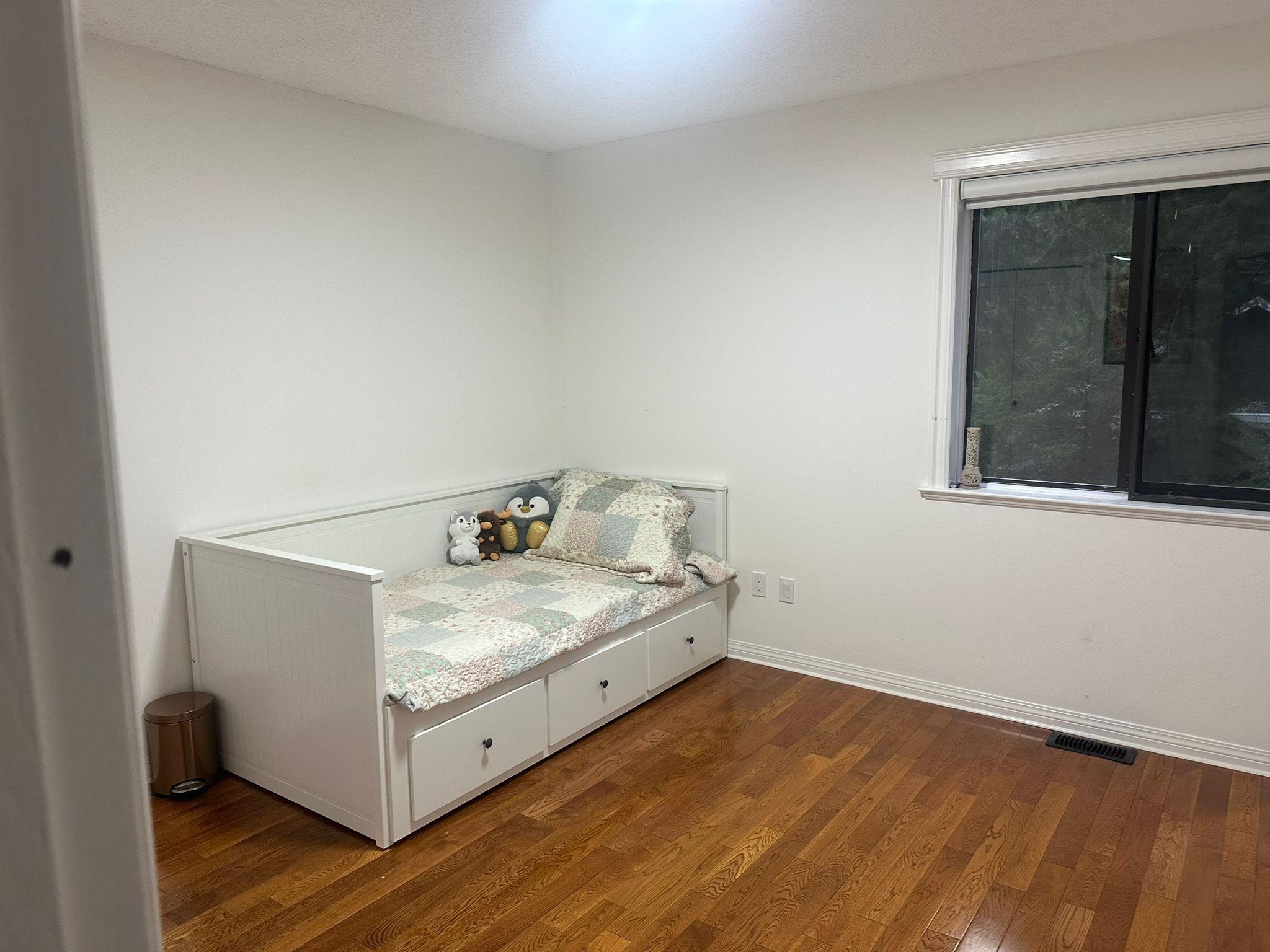 









12737


Crescent

Road,
Surrey,




BC
V4A 2V6

