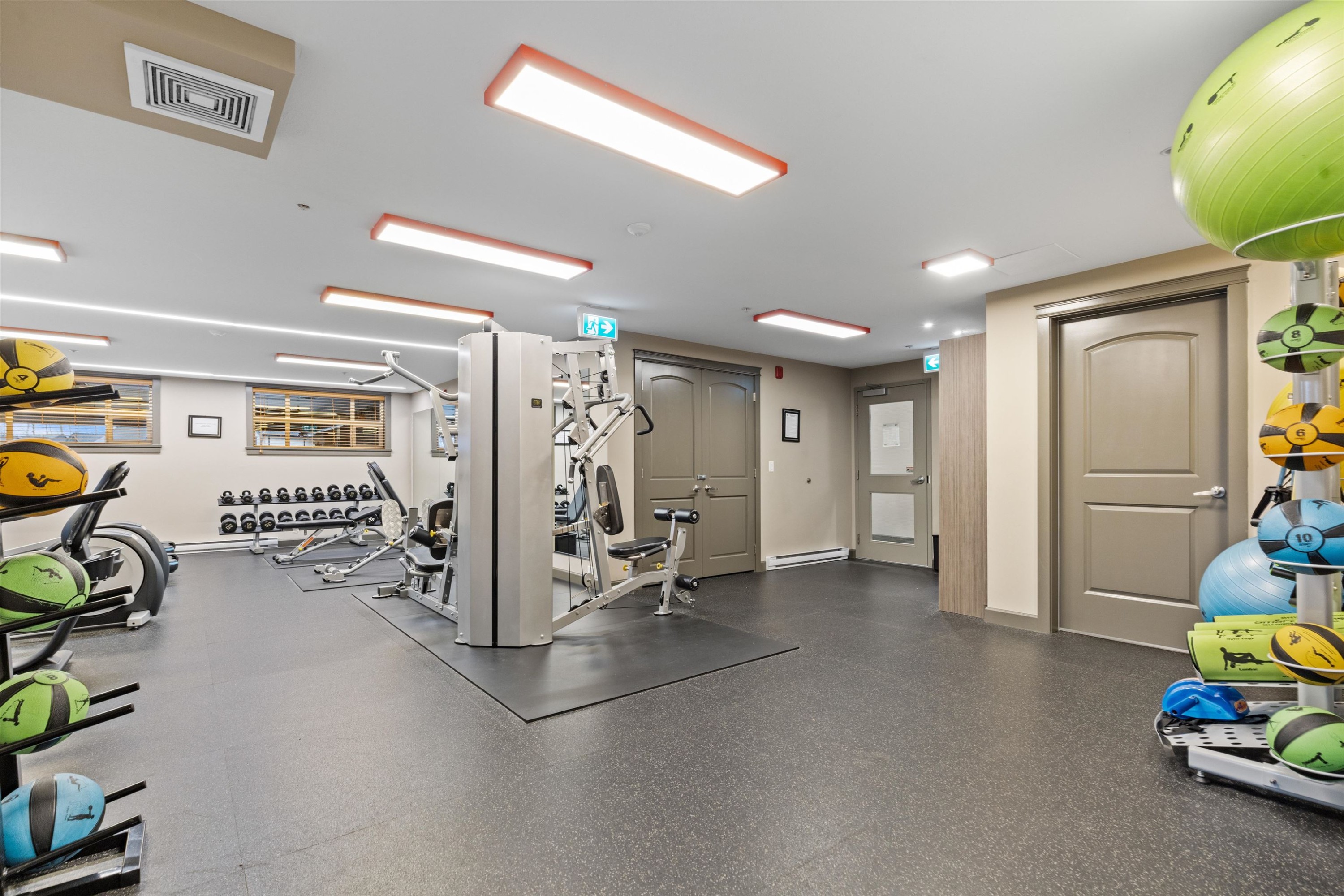 









3535


146a

Street, 511,
Surrey,




BC
V4P 0H2

