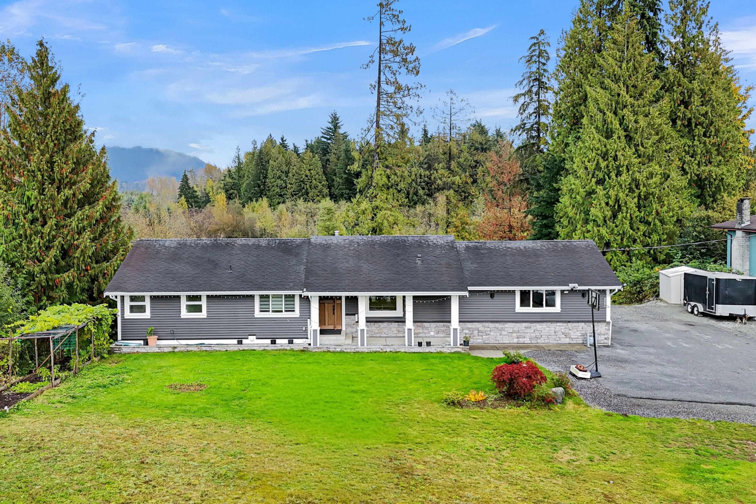 









8972


Dewdney Trunk

Road,
Mission,




BC
V2V 6Y1

