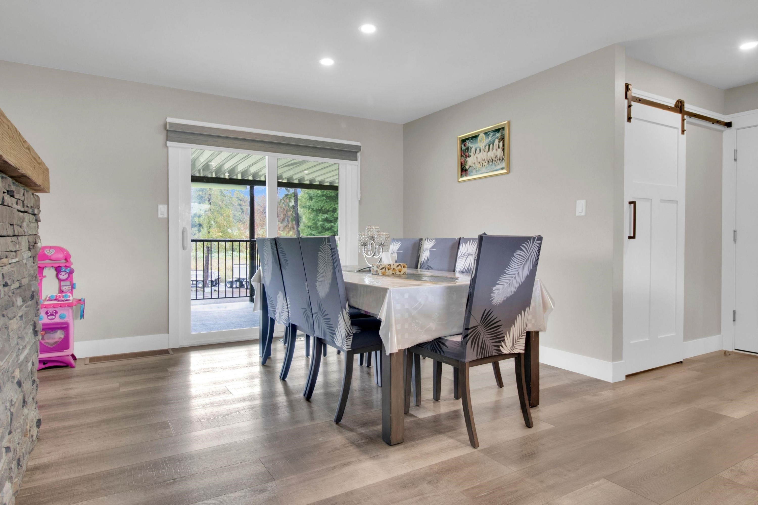 









8972


Dewdney Trunk

Road,
Mission,




BC
V2V 6Y1

