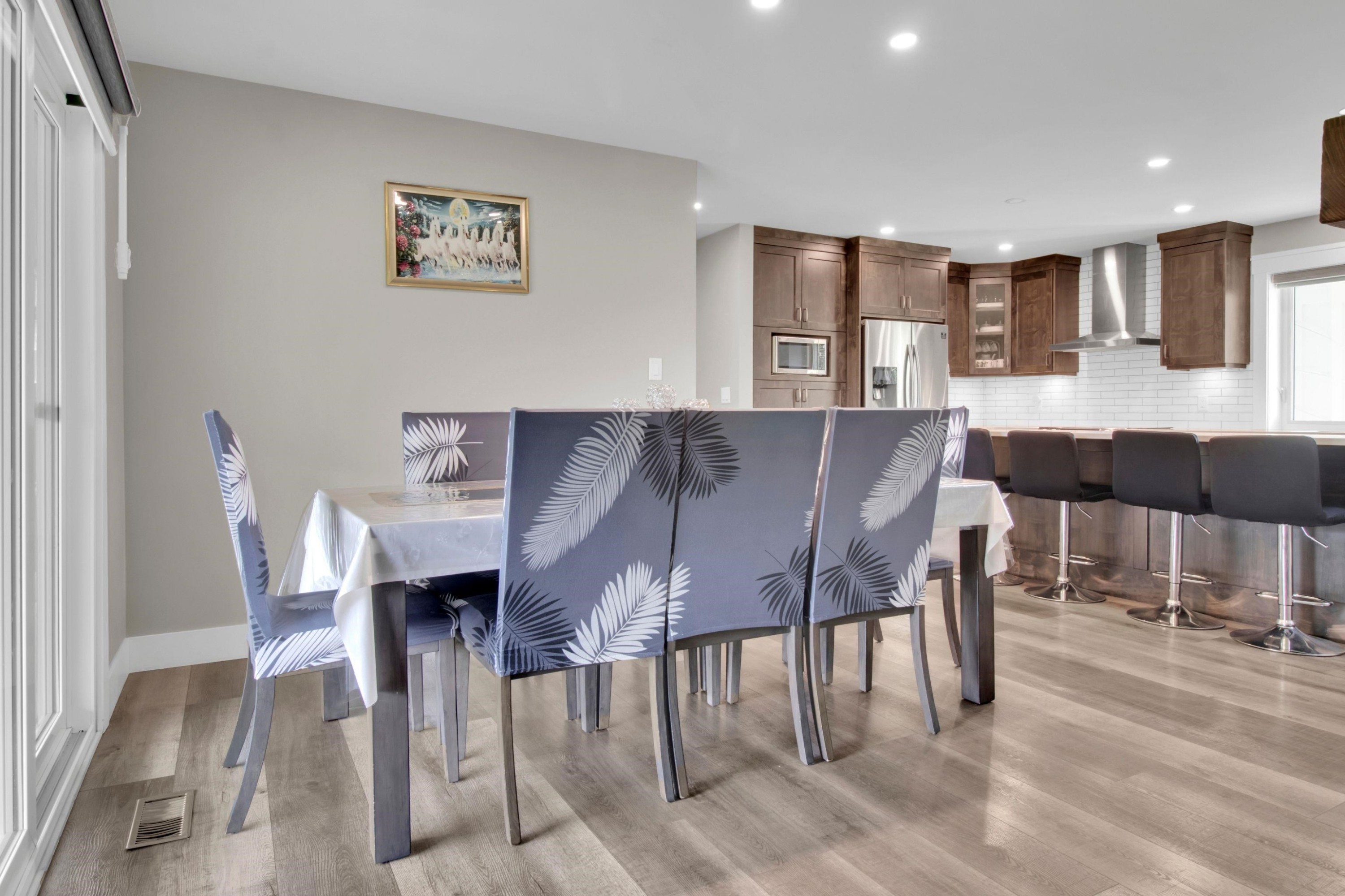 









8972


Dewdney Trunk

Road,
Mission,




BC
V2V 6Y1

