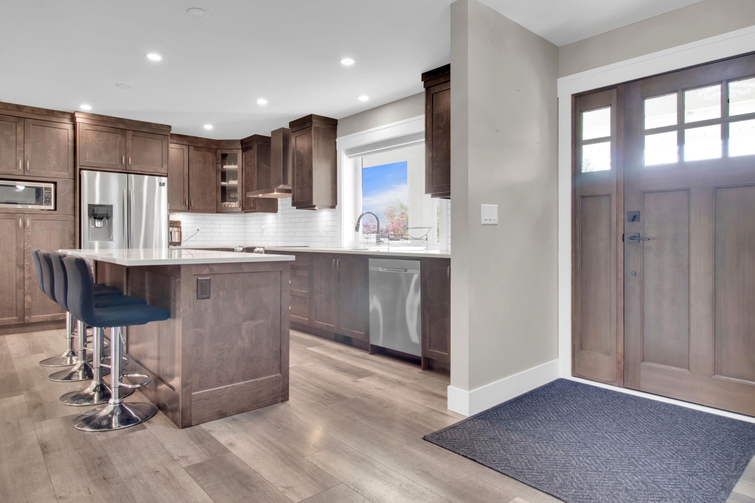 









8972


Dewdney Trunk

Road,
Mission,




BC
V2V 6Y1

