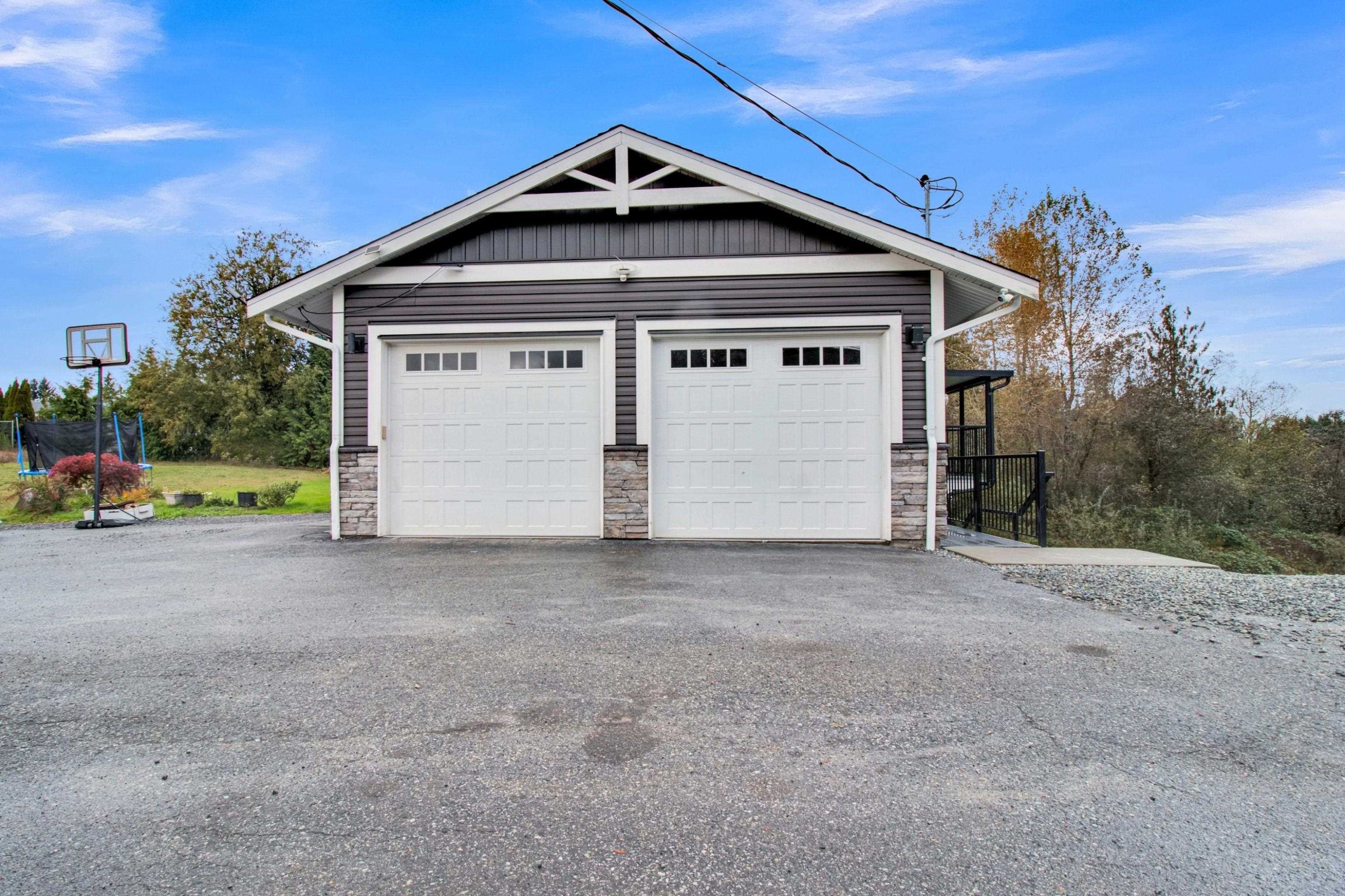 









8972


Dewdney Trunk

Road,
Mission,




BC
V2V 6Y1

