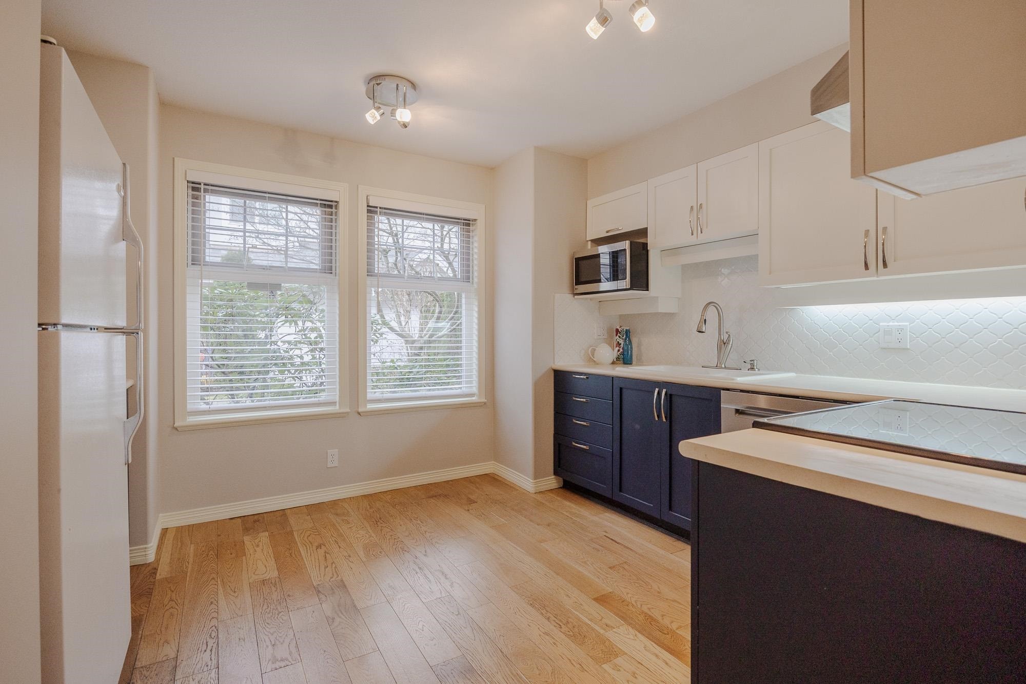 









15432


16a

Avenue, 16,
Surrey,




BC
V4A 1T3

