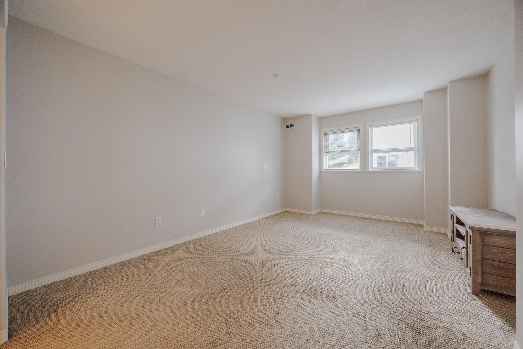 









15432


16a

Avenue, 16,
Surrey,




BC
V4A 1T3

