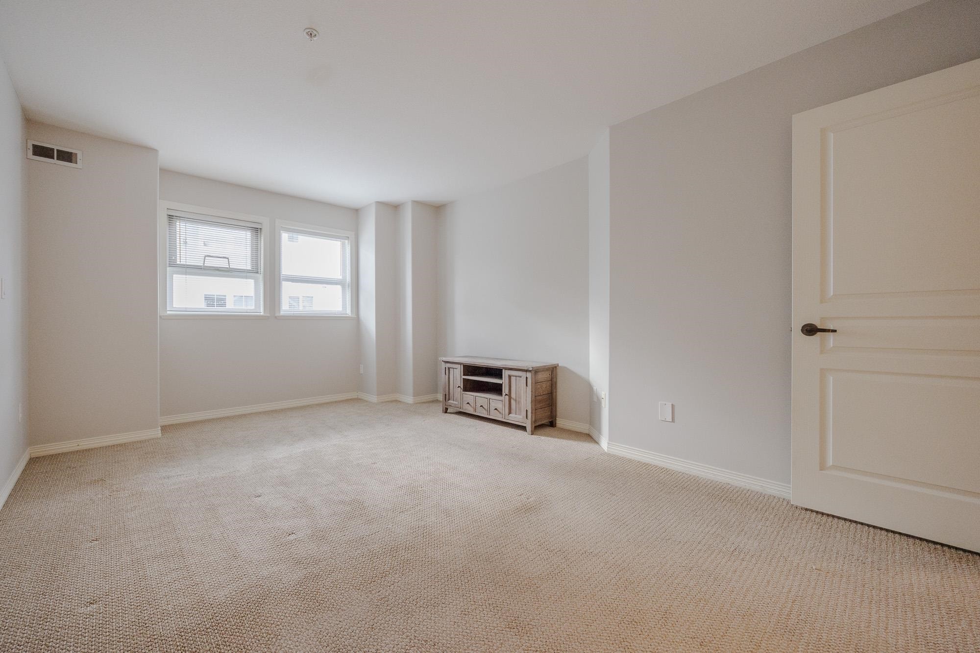 









15432


16a

Avenue, 16,
Surrey,




BC
V4A 1T3

