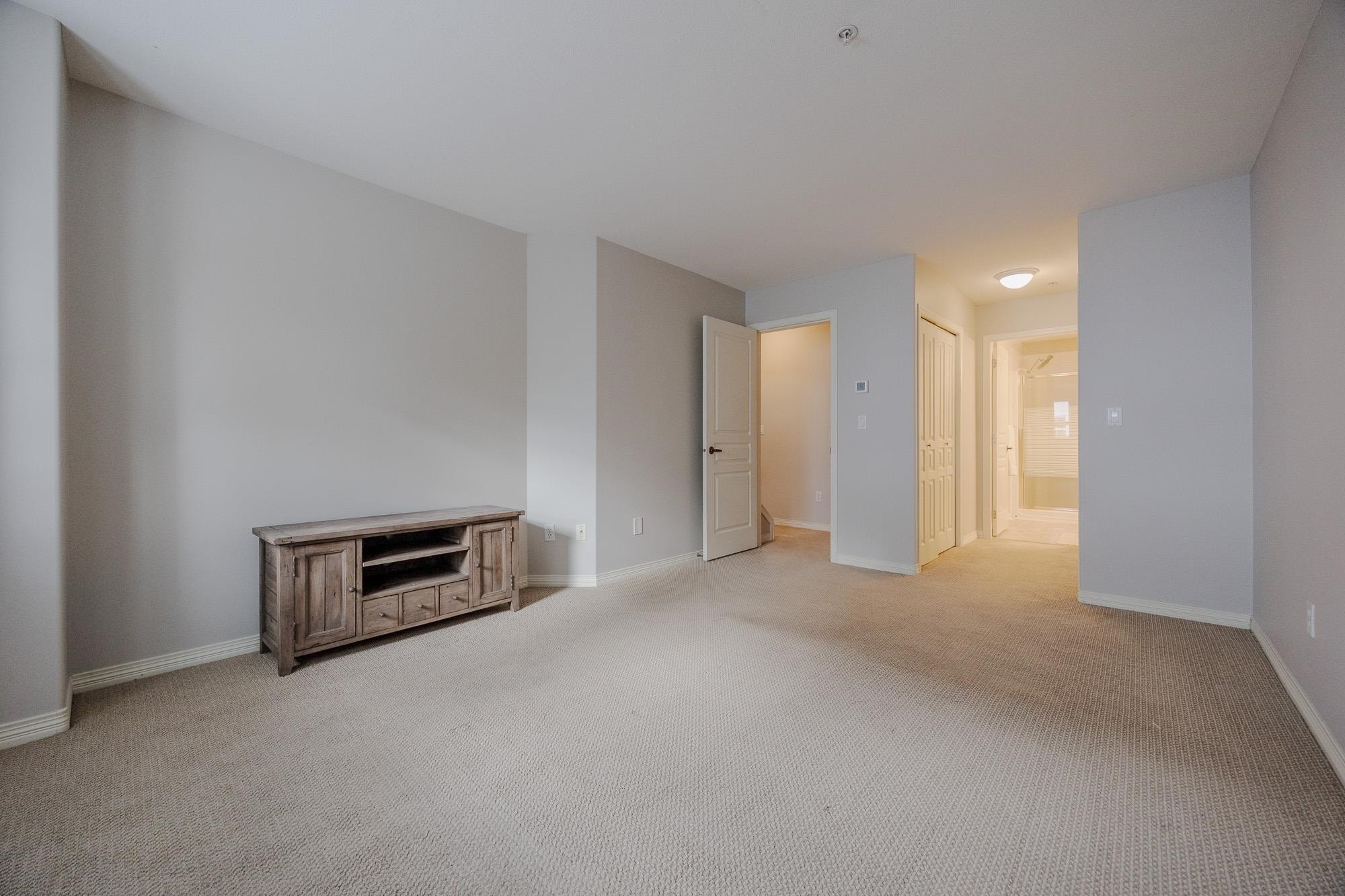 









15432


16a

Avenue, 16,
Surrey,




BC
V4A 1T3

