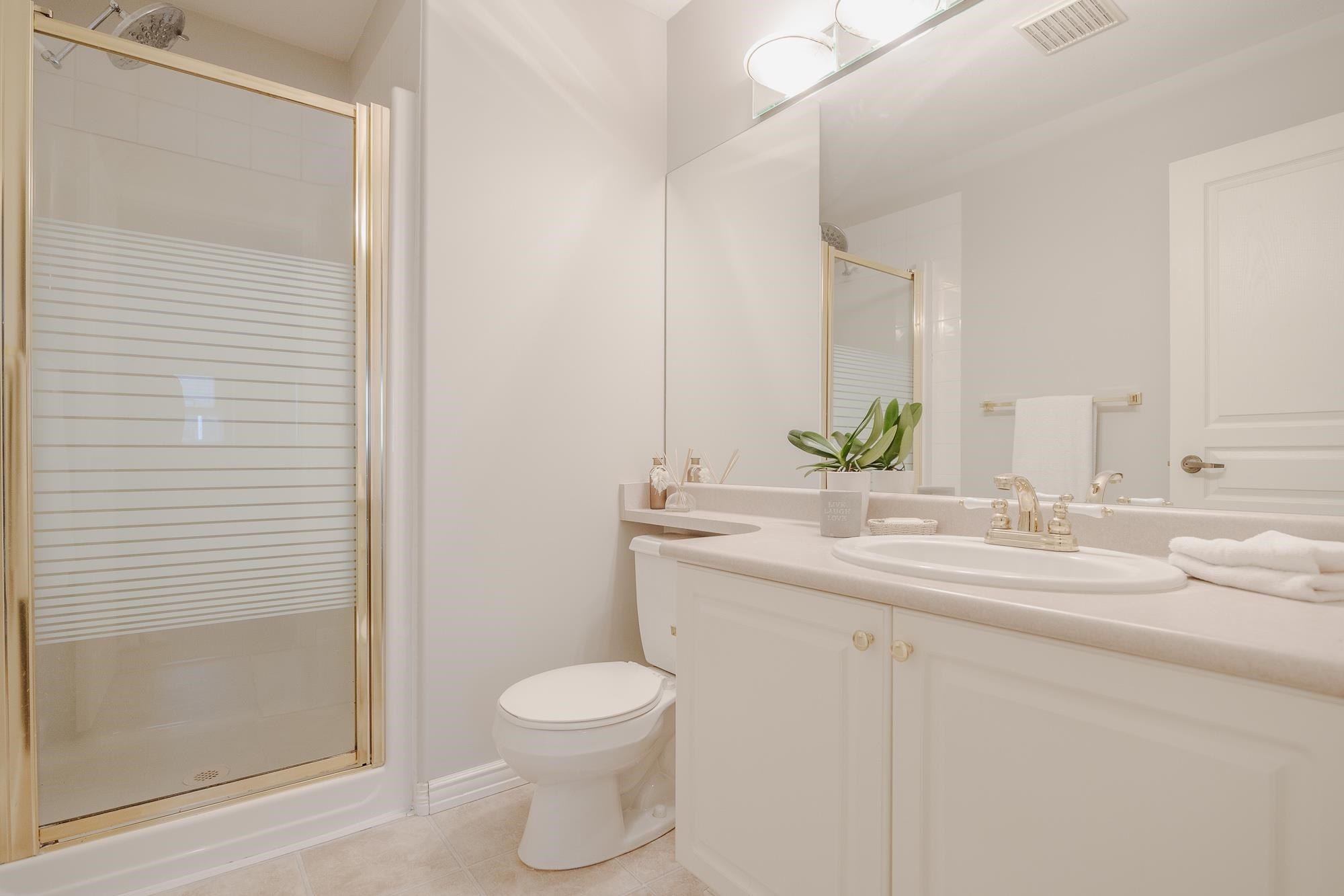 









15432


16a

Avenue, 16,
Surrey,




BC
V4A 1T3

