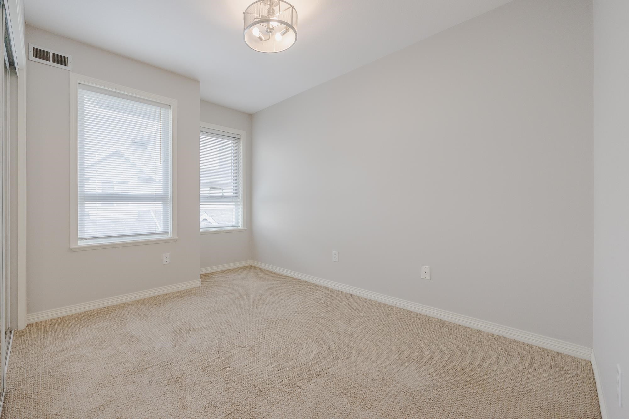 









15432


16a

Avenue, 16,
Surrey,




BC
V4A 1T3

