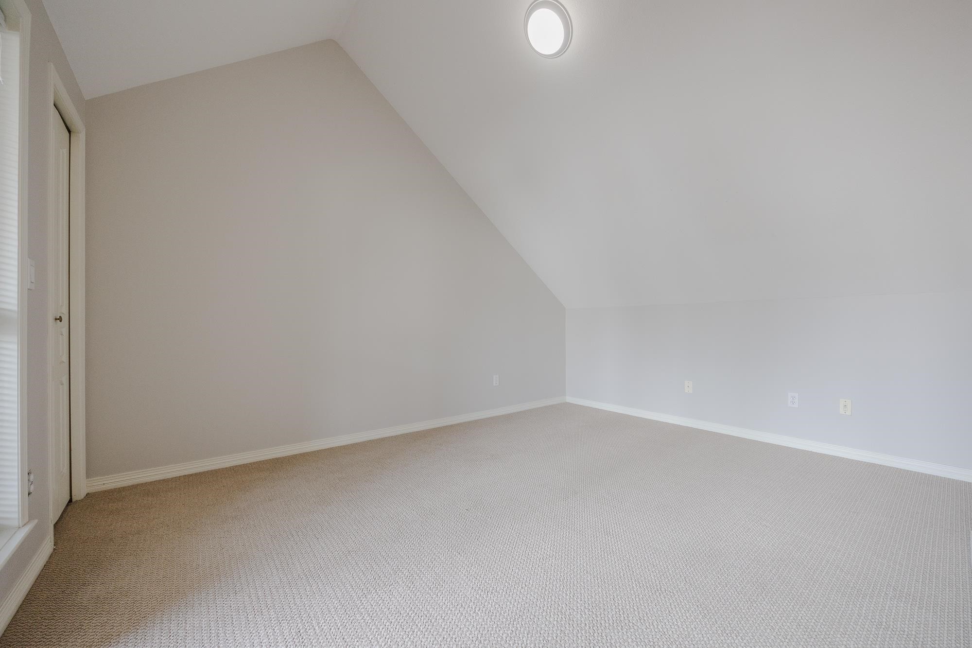 









15432


16a

Avenue, 16,
Surrey,




BC
V4A 1T3

