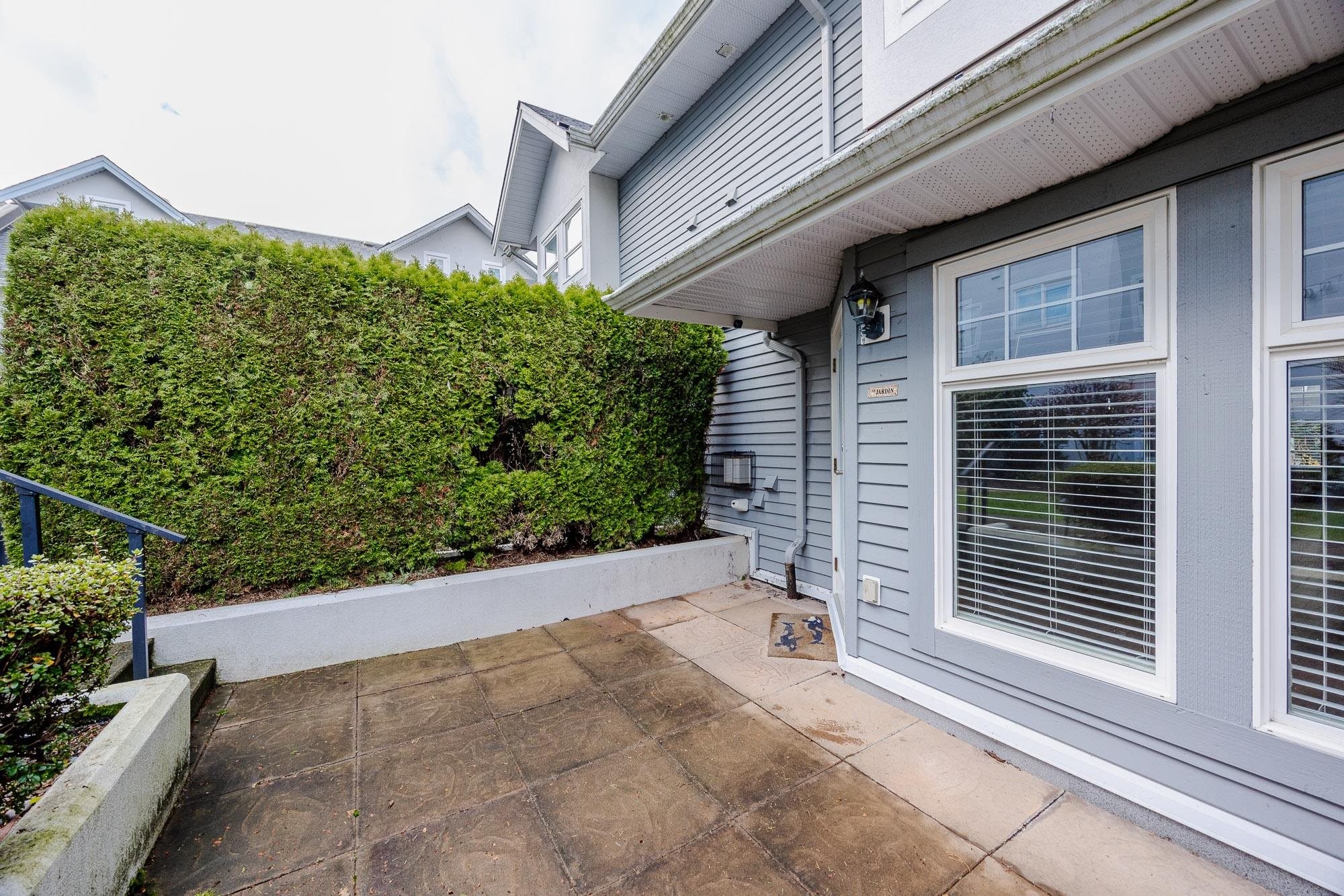 









15432


16a

Avenue, 16,
Surrey,




BC
V4A 1T3

