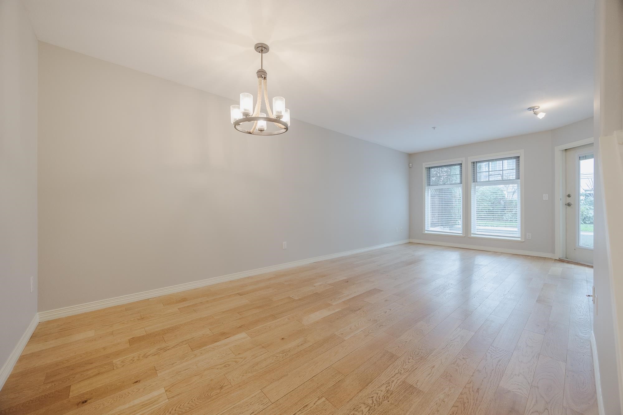 









15432


16a

Avenue, 16,
Surrey,




BC
V4A 1T3

