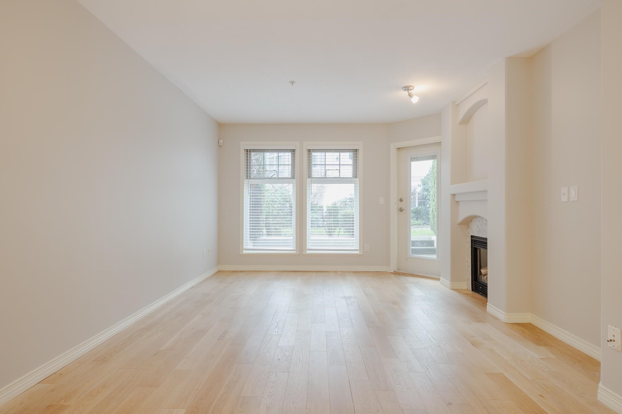 









15432


16a

Avenue, 16,
Surrey,




BC
V4A 1T3

