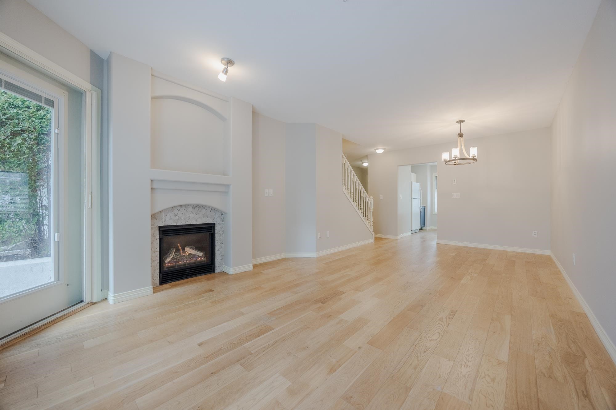 









15432


16a

Avenue, 16,
Surrey,




BC
V4A 1T3

