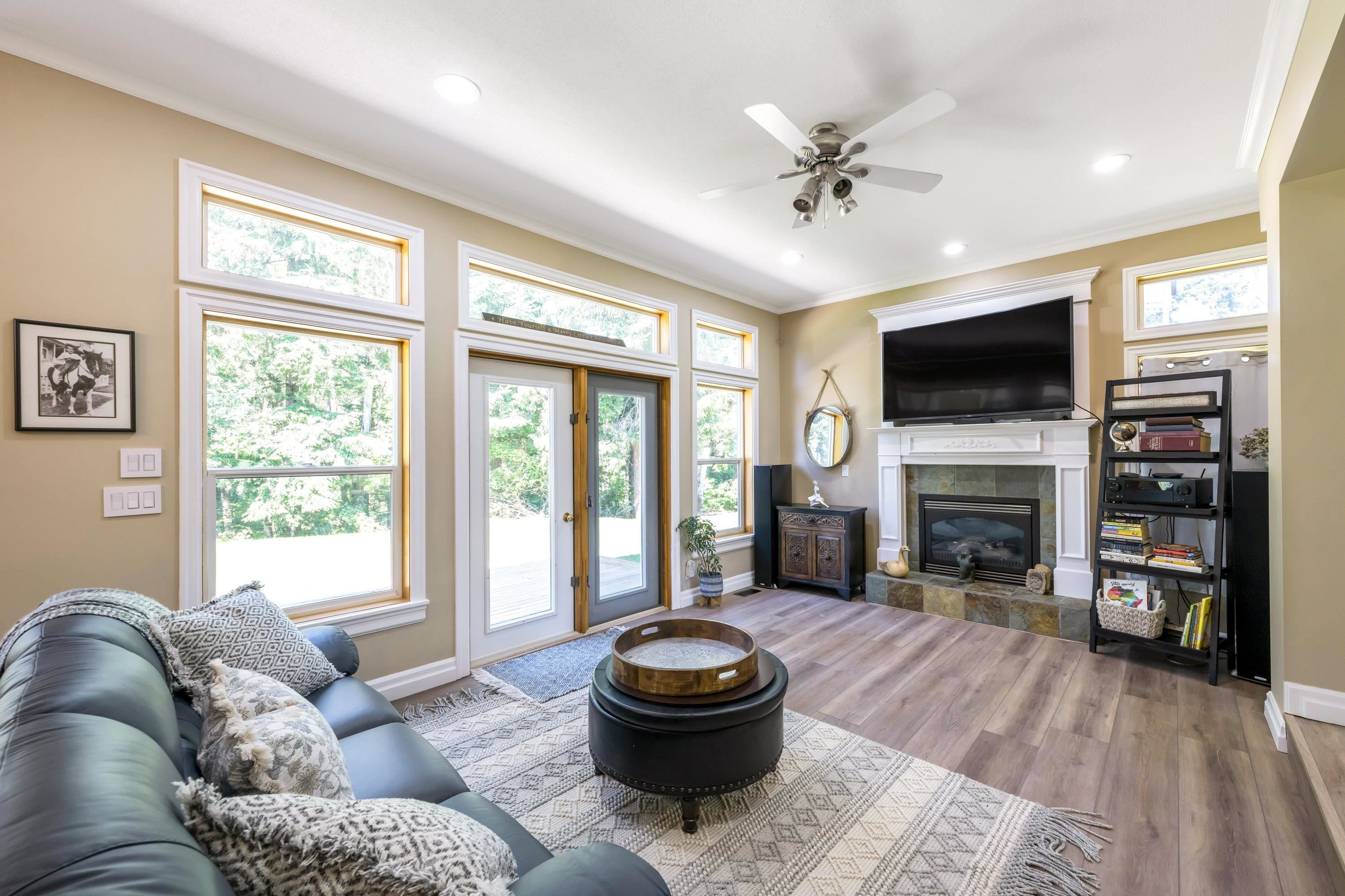 









25219


60

Avenue,
Langley,




BC
V4W 1G9

