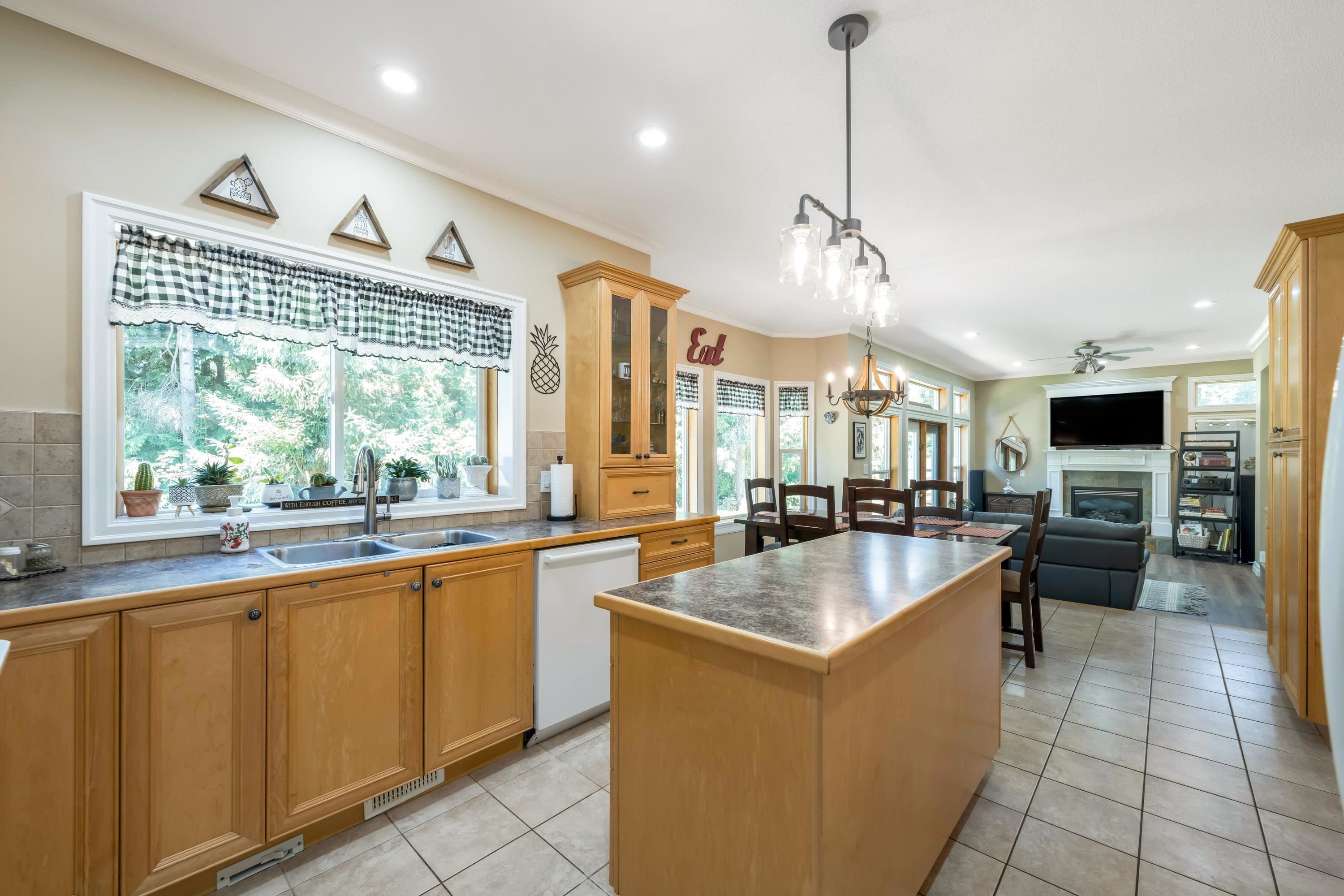 









25219


60

Avenue,
Langley,




BC
V4W 1G9

