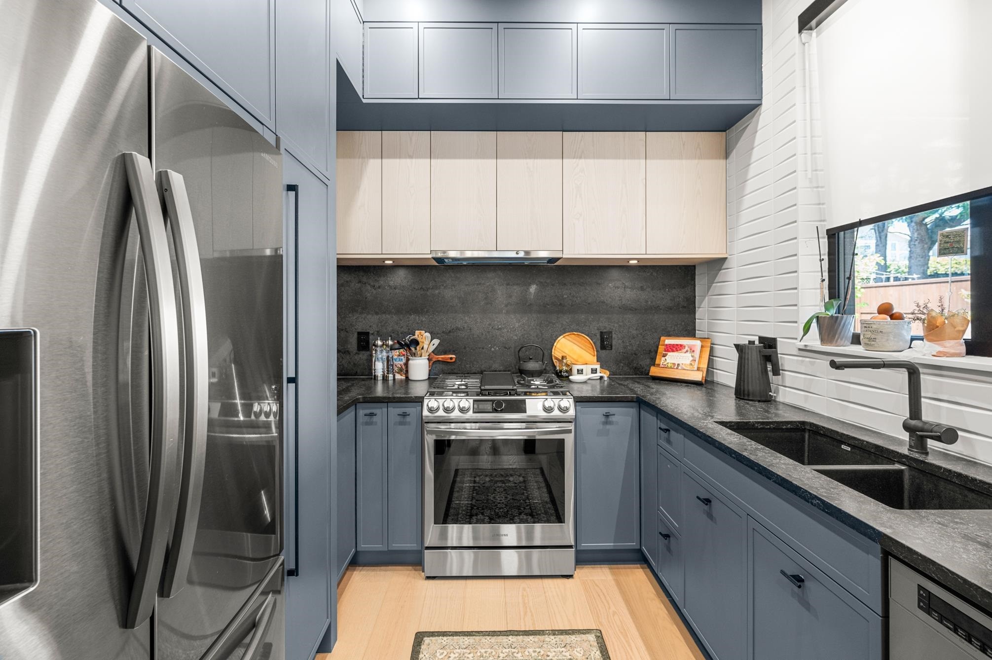 









1265


Kent

Street,
White Rock,




BC
V4B 4T6

