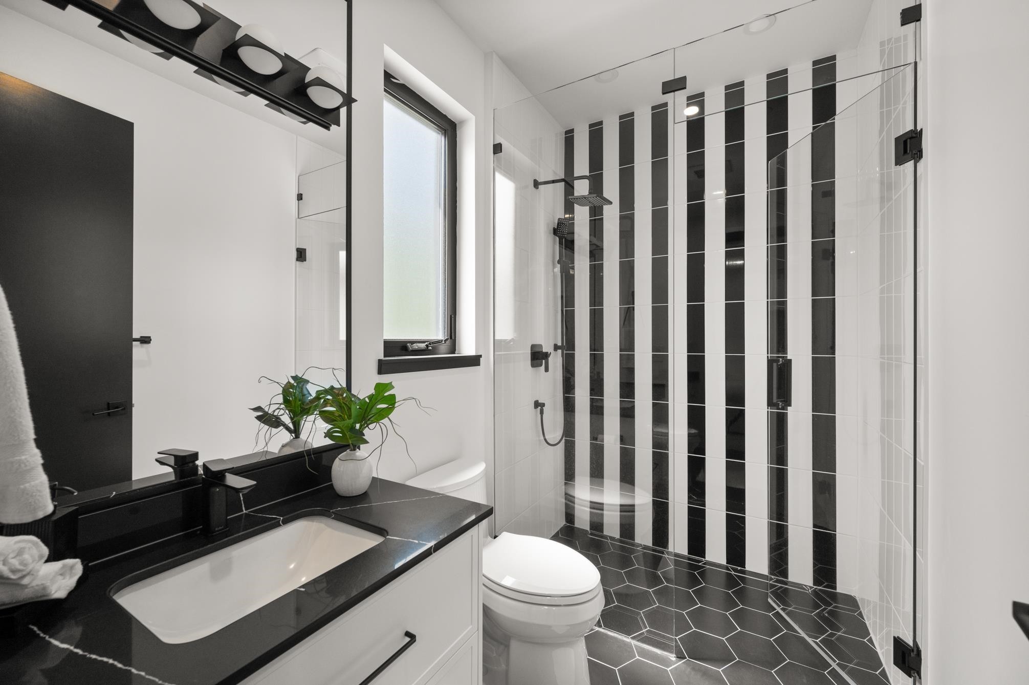 









1265


Kent

Street,
White Rock,




BC
V4B 4T6

