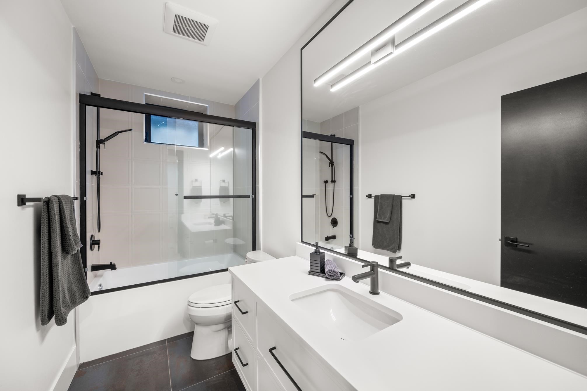 









1265


Kent

Street,
White Rock,




BC
V4B 4T6

