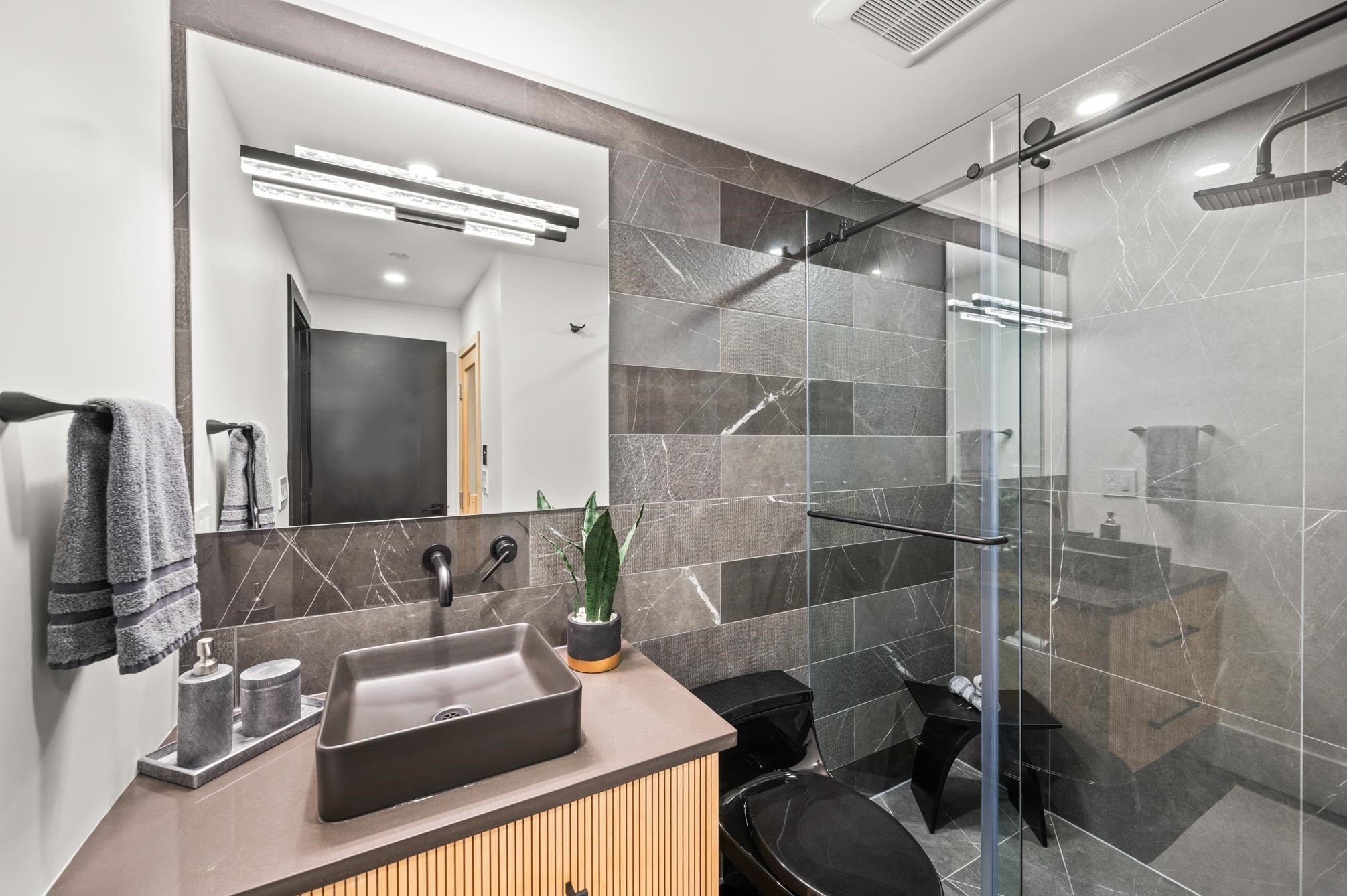 









1265


Kent

Street,
White Rock,




BC
V4B 4T6

