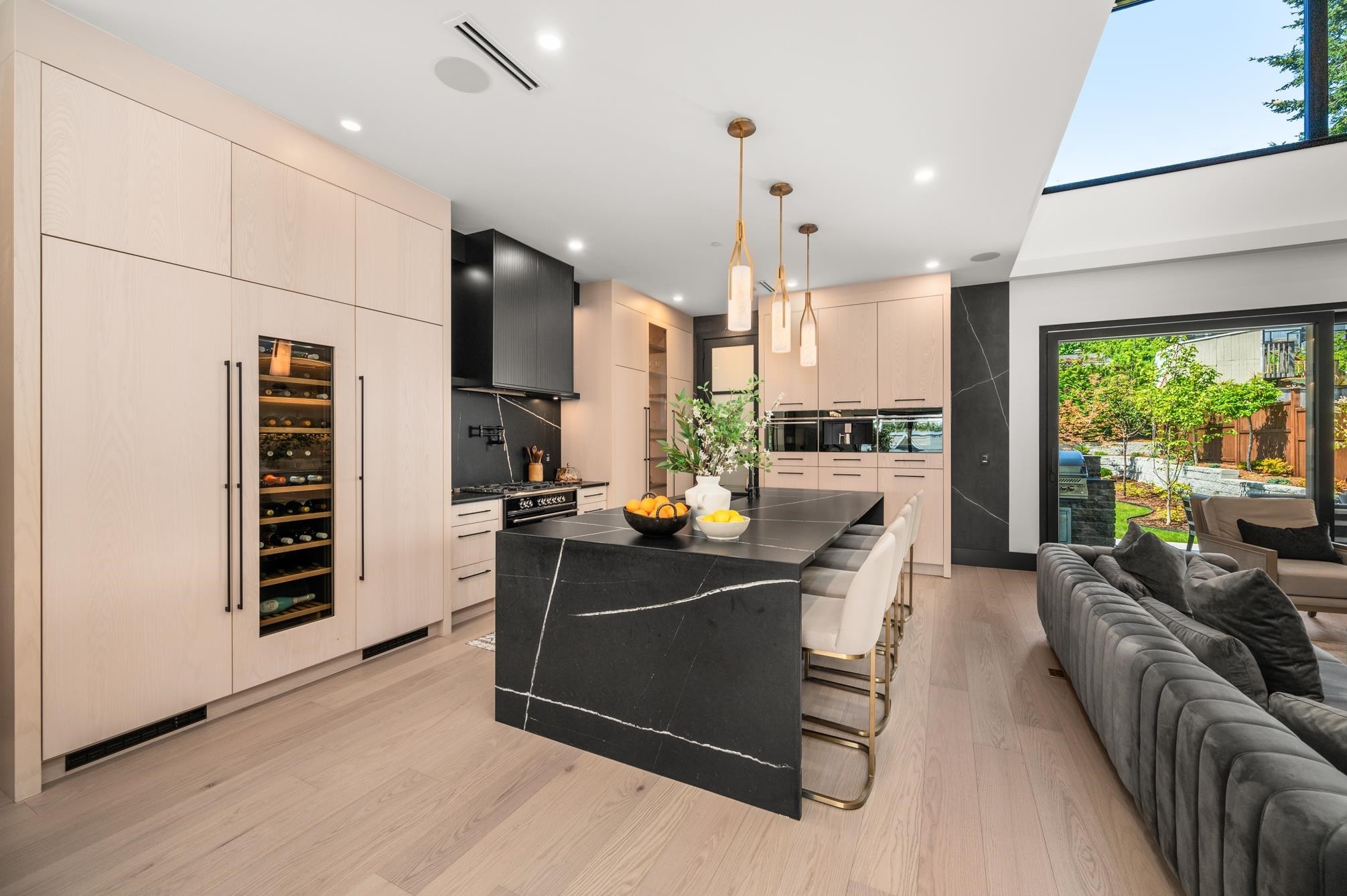 









1265


Kent

Street,
White Rock,




BC
V4B 4T6

