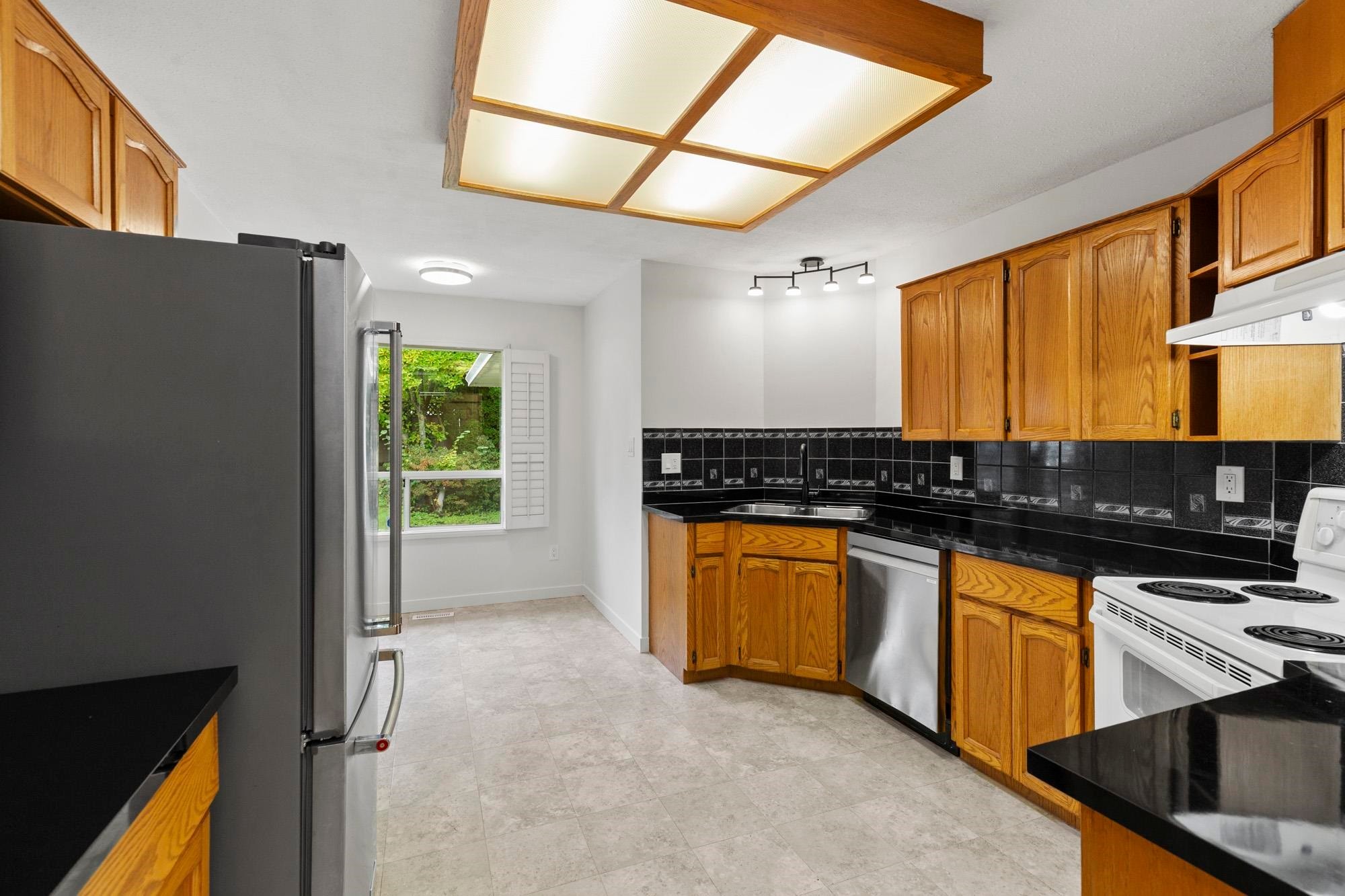 









32925


Orchid

Court,
Mission,




BC
V2V 7H8

