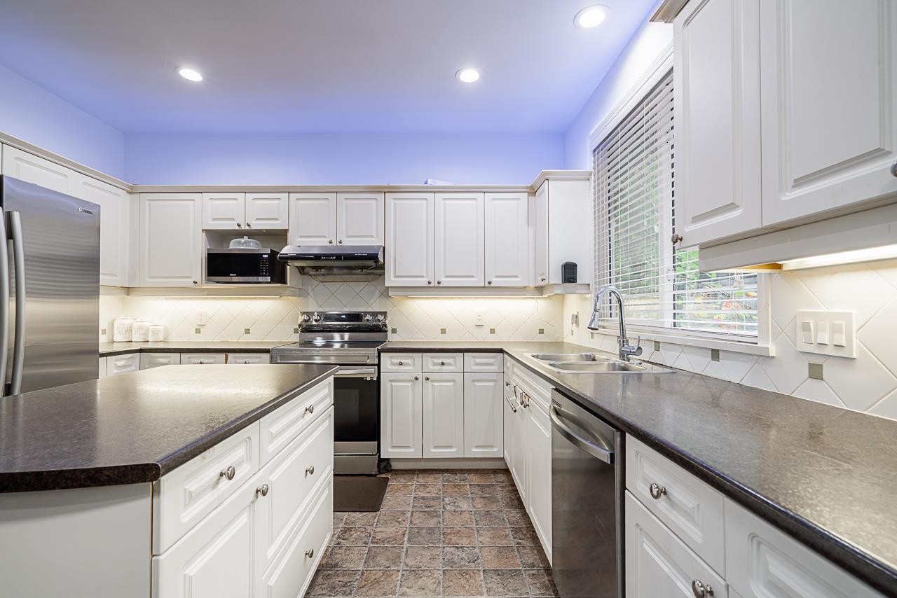 









14616


75a

Avenue,
Surrey,




BC
V3S 8Y5

