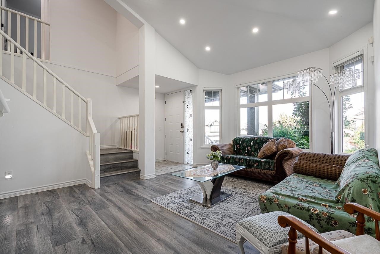 









14616


75a

Avenue,
Surrey,




BC
V3S 8Y5

