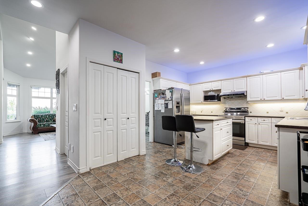 









14616


75a

Avenue,
Surrey,




BC
V3S 8Y5

