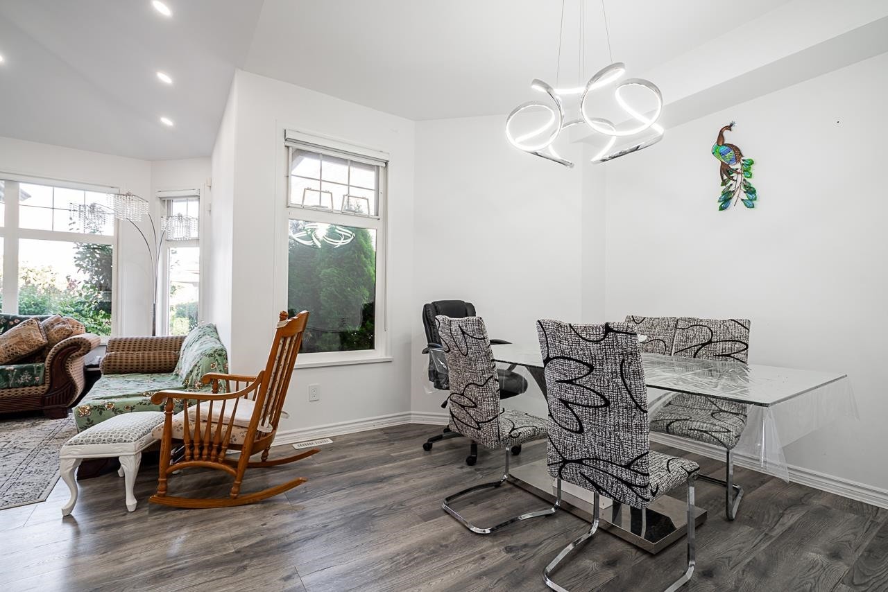 









14616


75a

Avenue,
Surrey,




BC
V3S 8Y5

