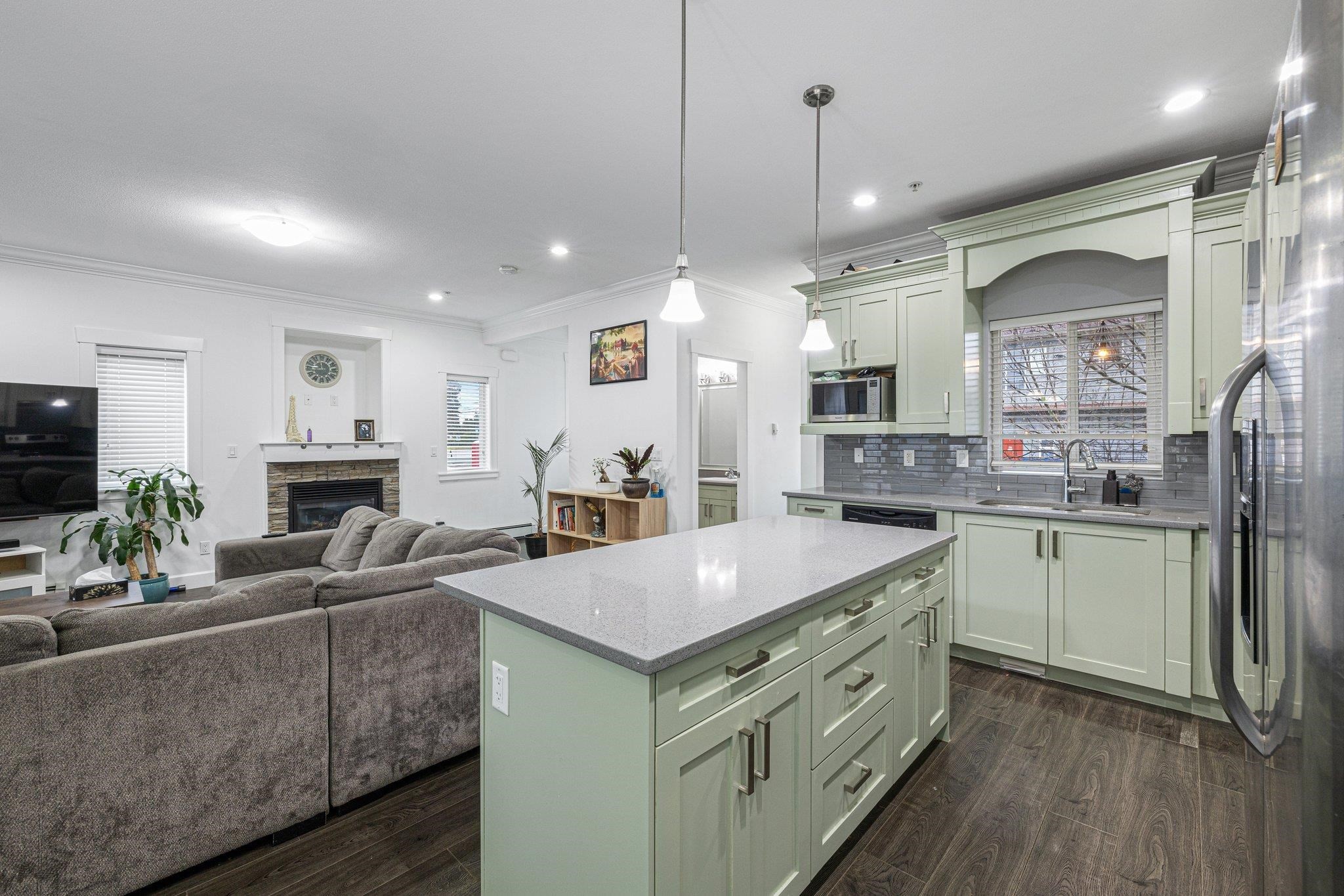 









27234


30

Avenue, 4,
Langley,




BC
V4W 3J6

