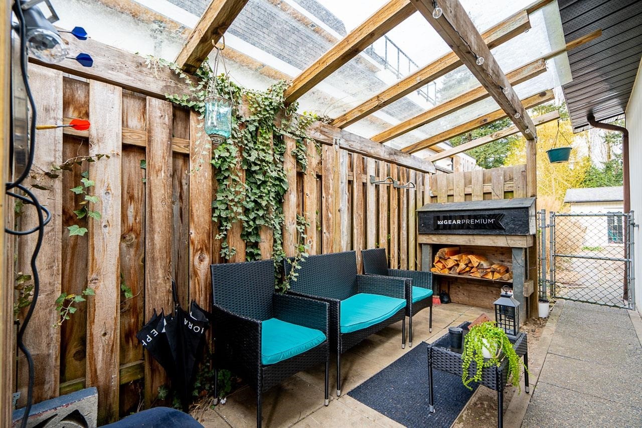 









1766


139

Street,
Surrey,




BC
V4A 4G7

