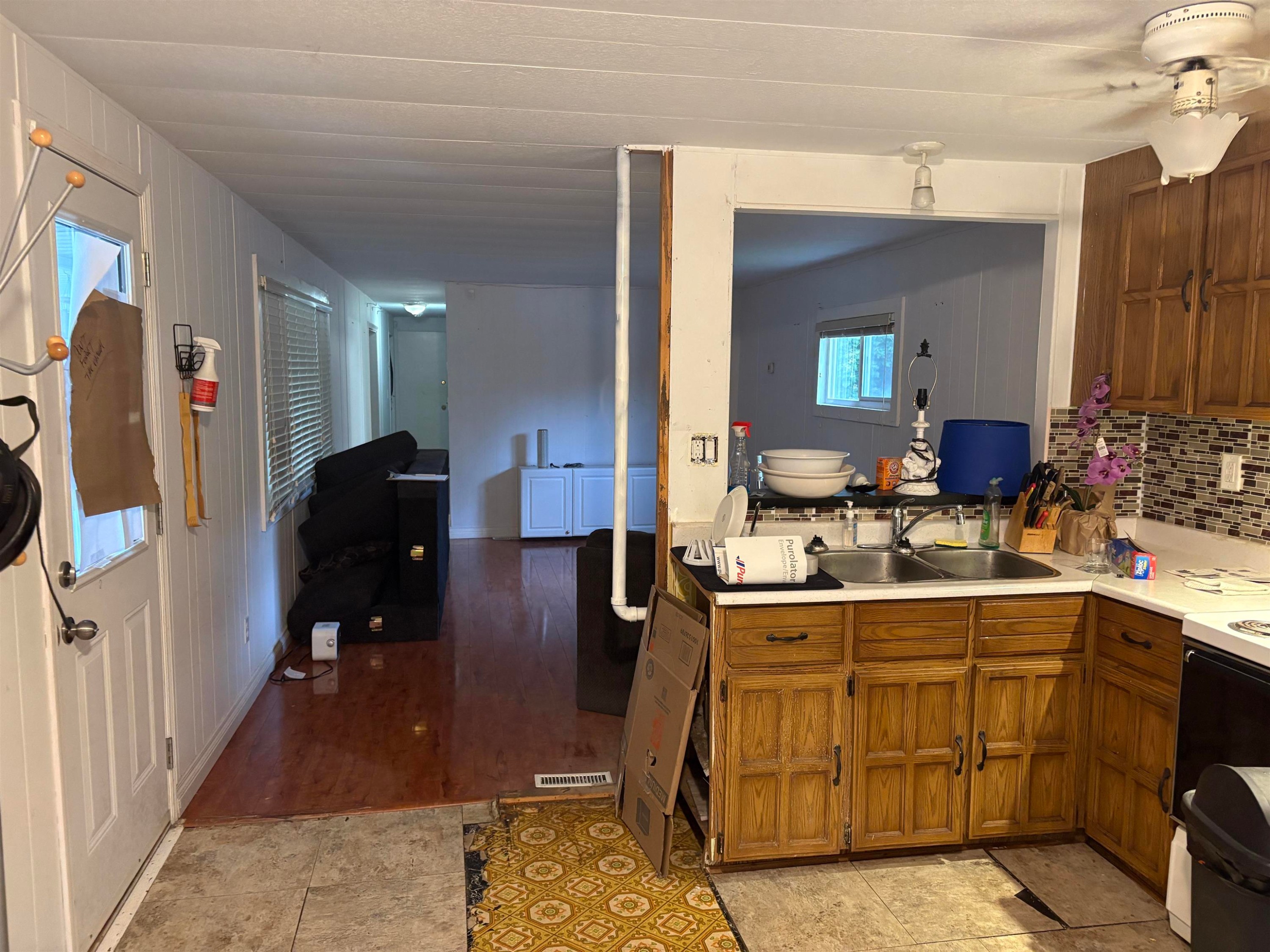 









7790


King George

Boulevard, 136,
Surrey,




BC
V3W 5Y4

