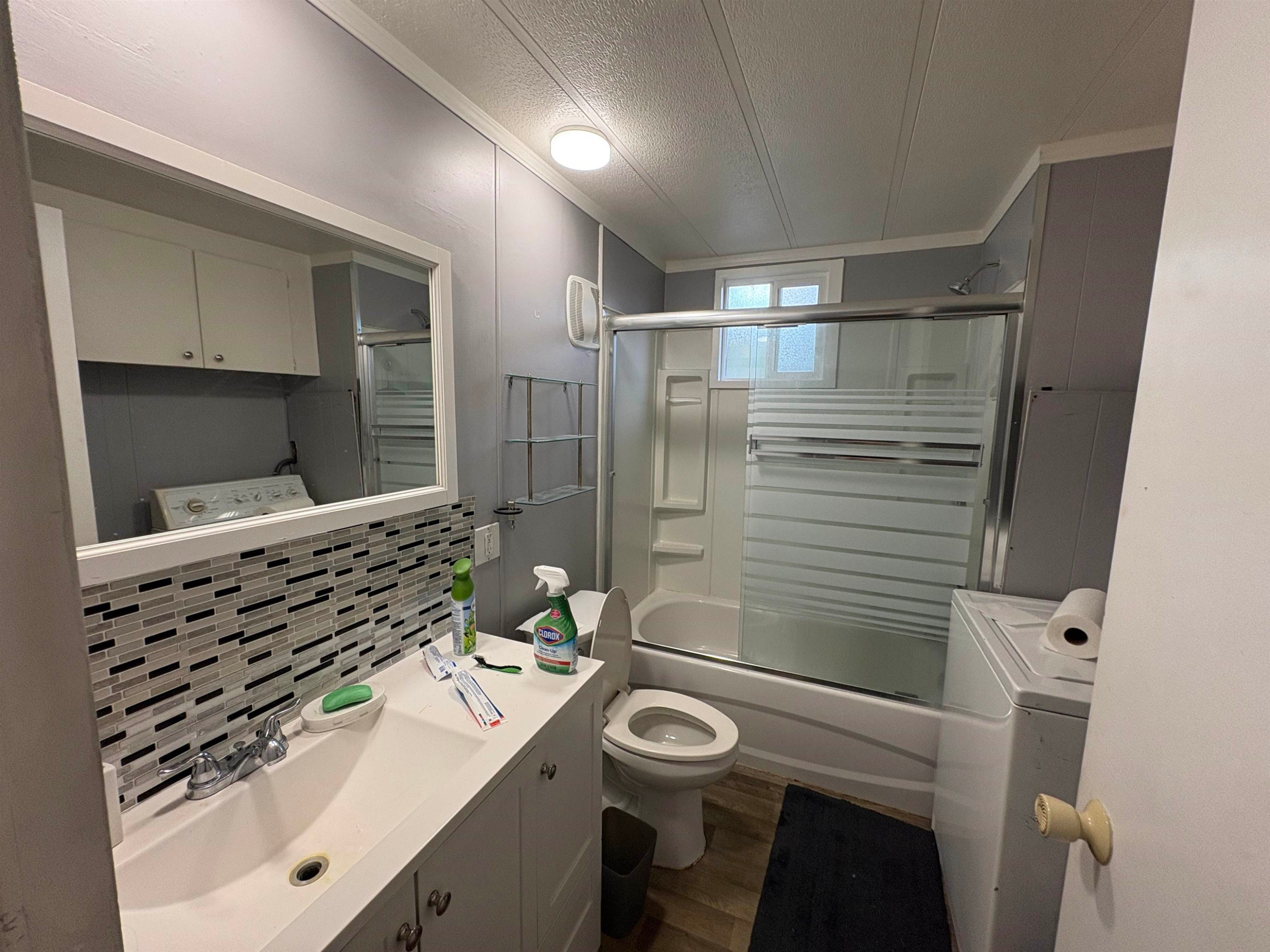 









7790


King George

Boulevard, 136,
Surrey,




BC
V3W 5Y4

