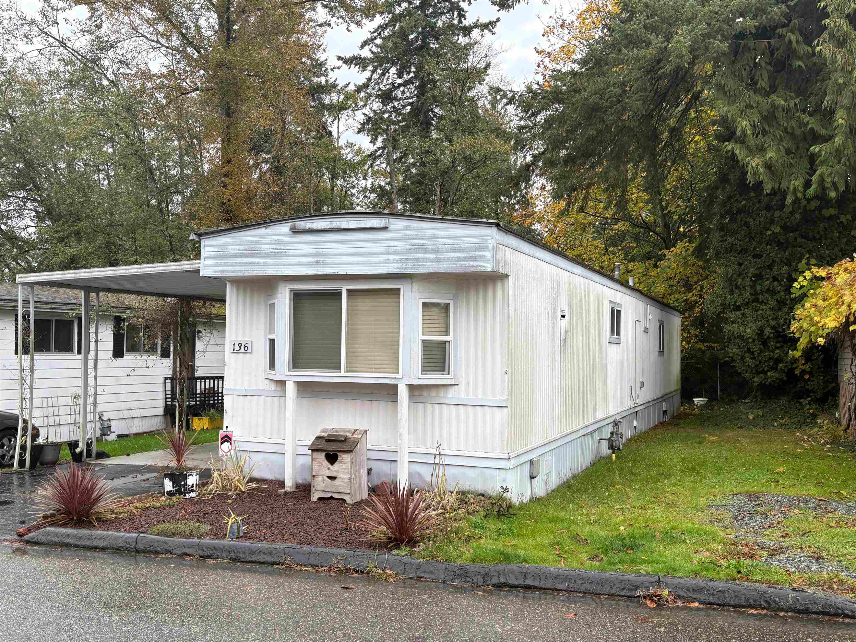 









7790


King George

Boulevard, 136,
Surrey,




BC
V3W 5Y4

