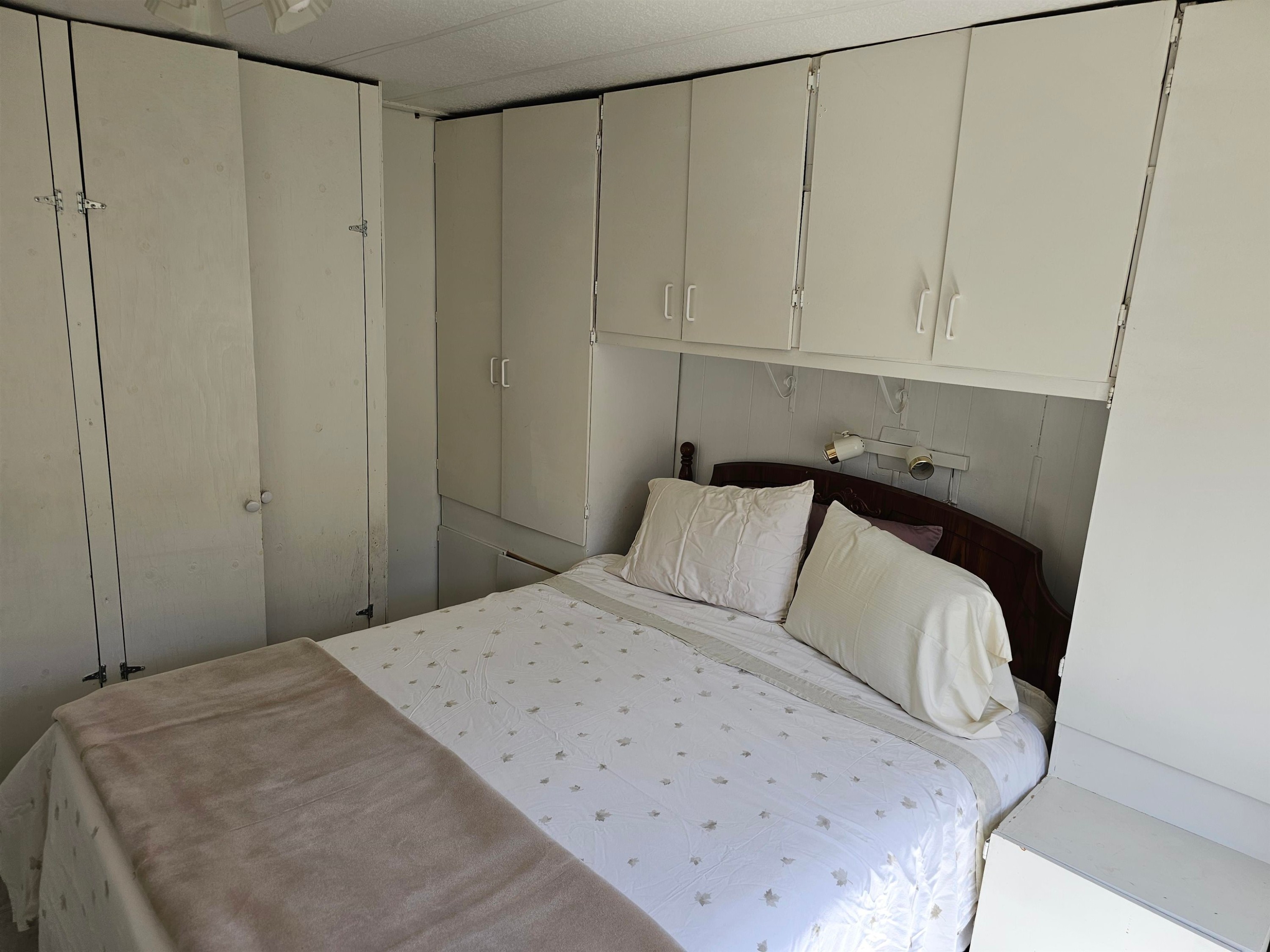 









1895


Shore

Crescent,
Abbotsford,




BC
V2S 5H1

