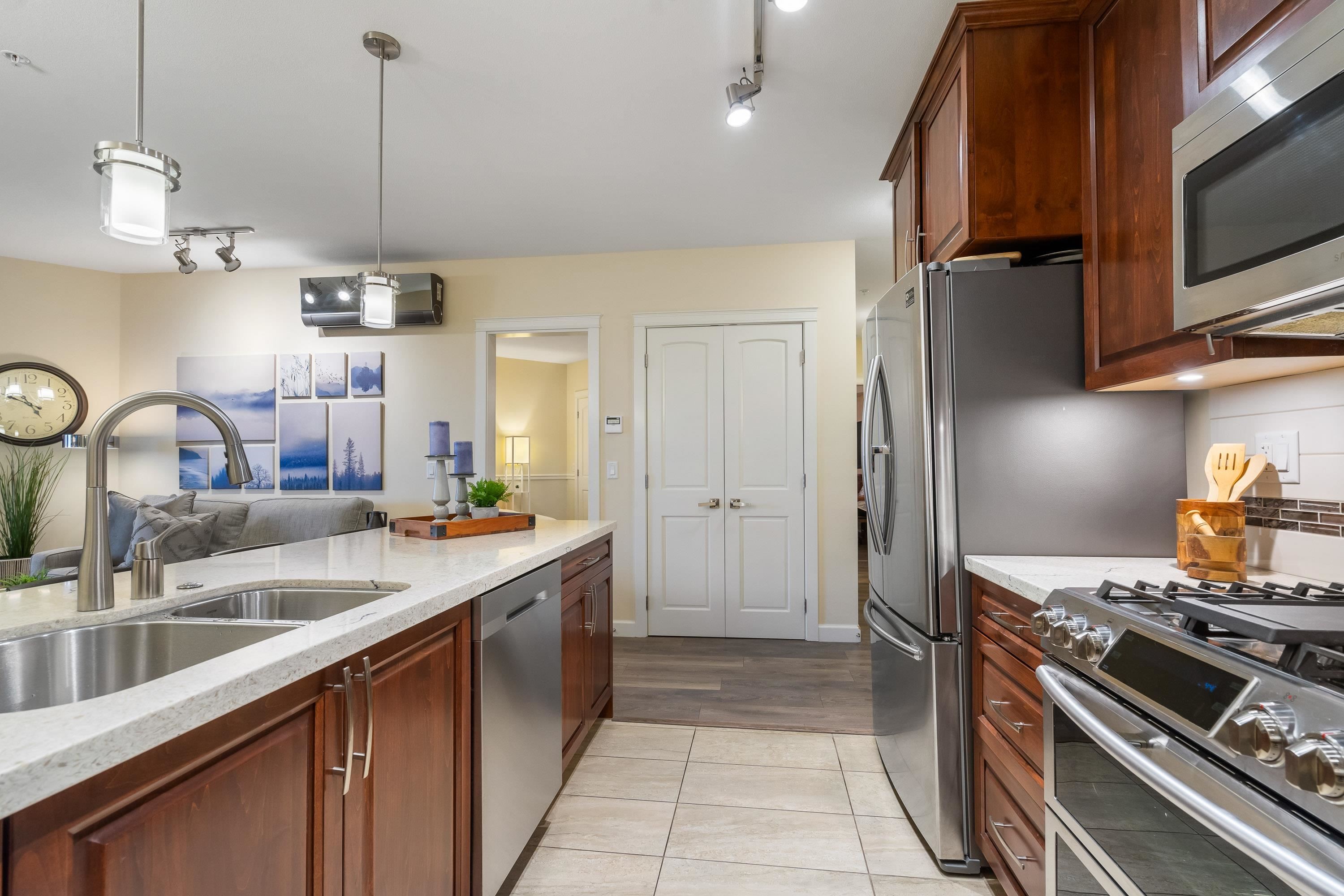 









20716


Willoughby Town Centre

Drive, A512,
Langley,




BC
V2Y 3J7

