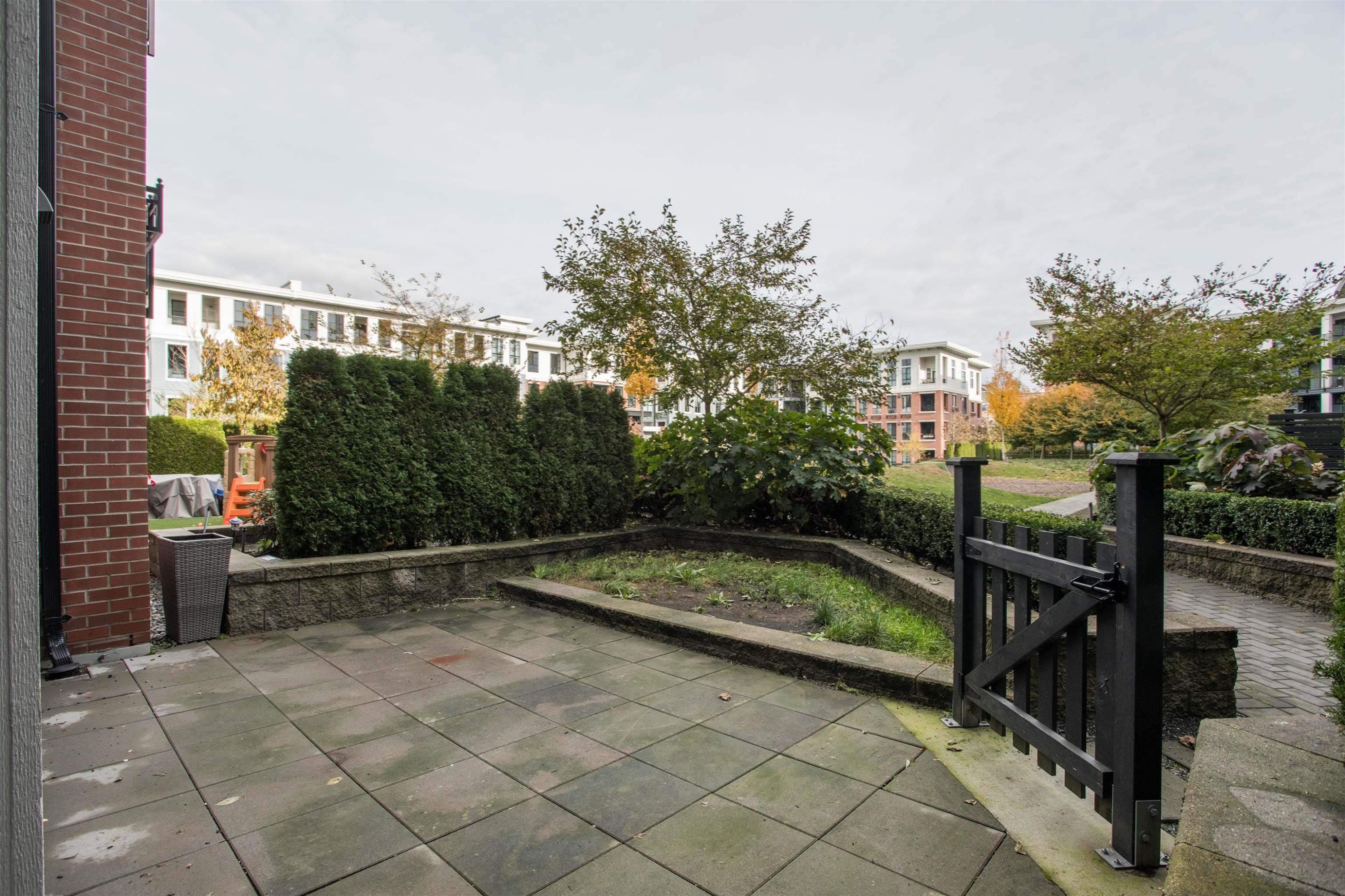 









15137


33

Avenue, 106,
Surrey,




BC
V3Z 0Y1

