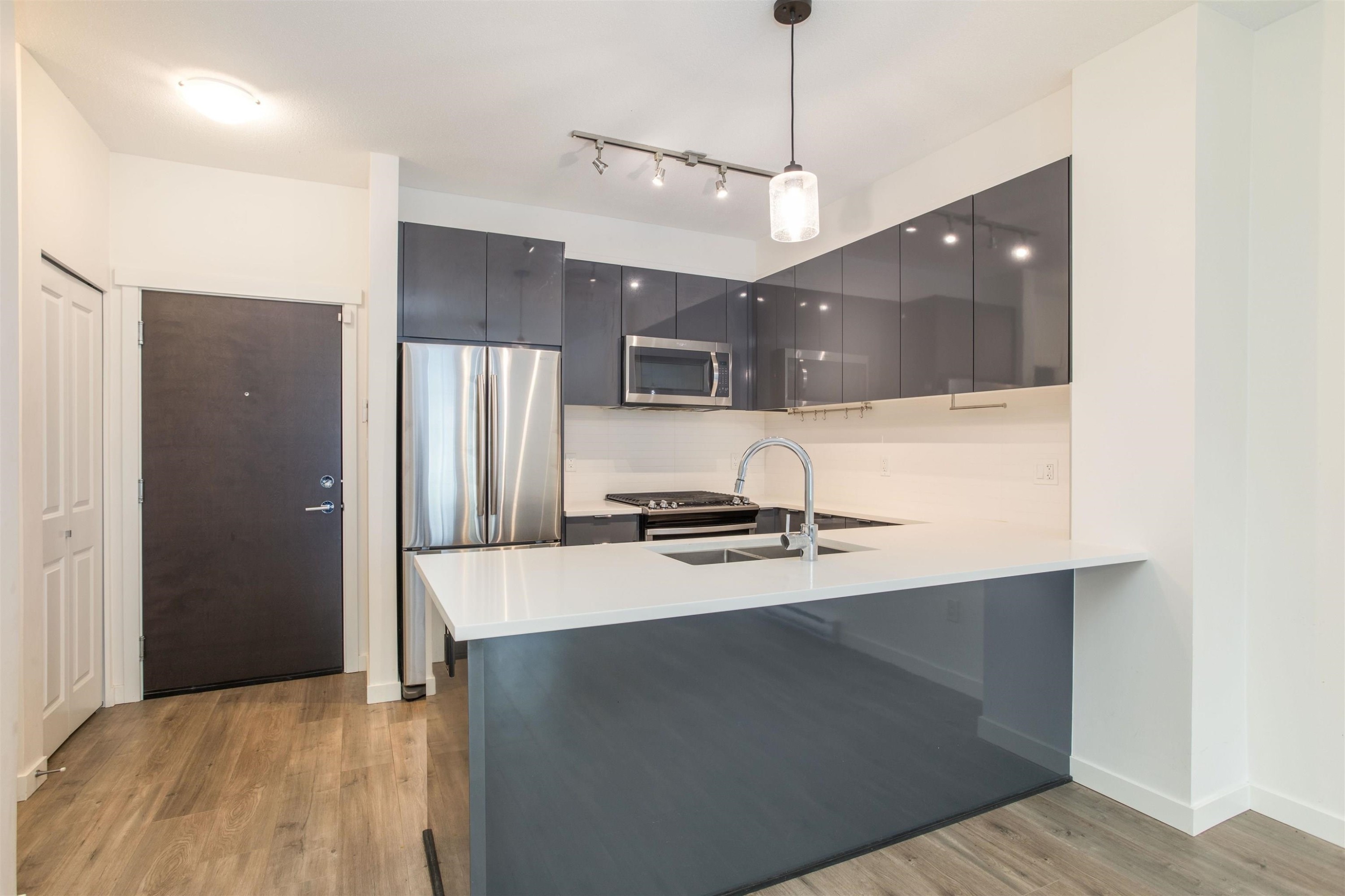 









15137


33

Avenue, 106,
Surrey,




BC
V3Z 0Y1

