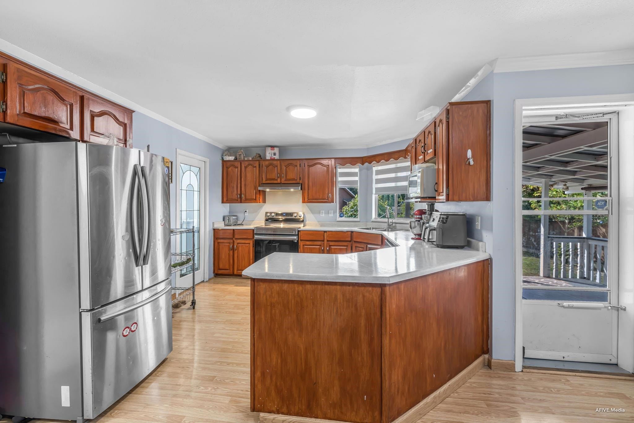 









8727


142a

Street,
Surrey,




BC
V3W 4G4

