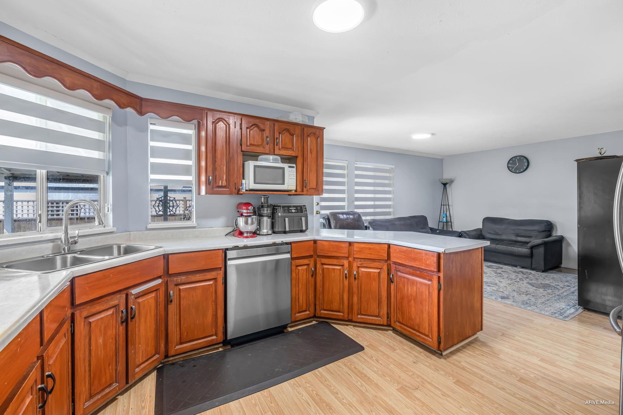 









8727


142a

Street,
Surrey,




BC
V3W 4G4

