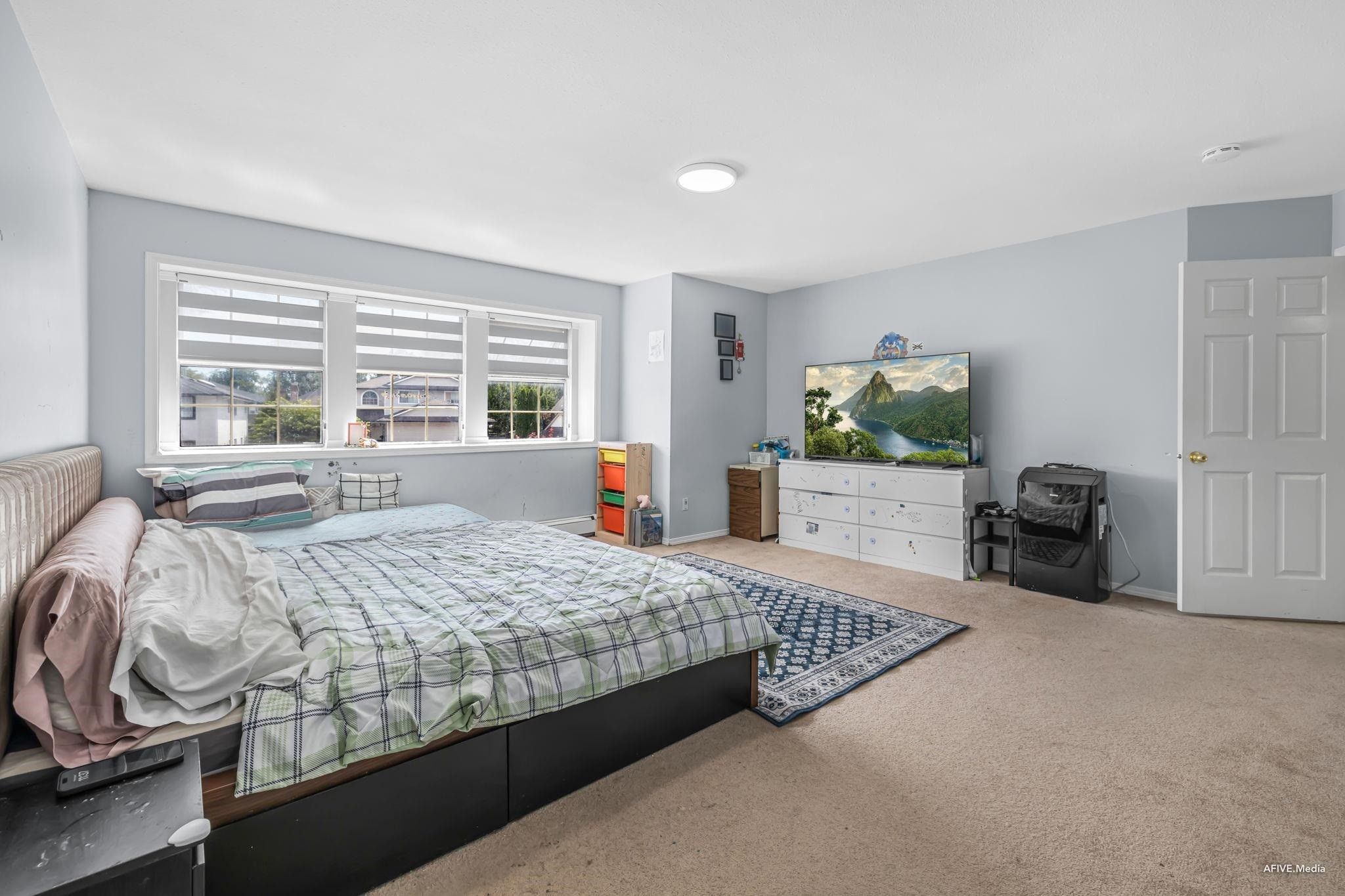 









8727


142a

Street,
Surrey,




BC
V3W 4G4

