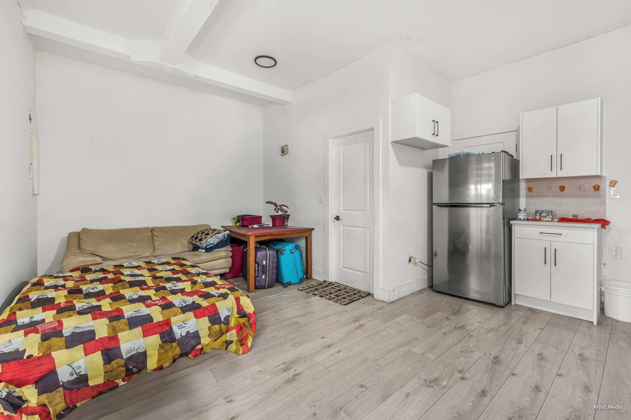 









8727


142a

Street,
Surrey,




BC
V3W 4G4

