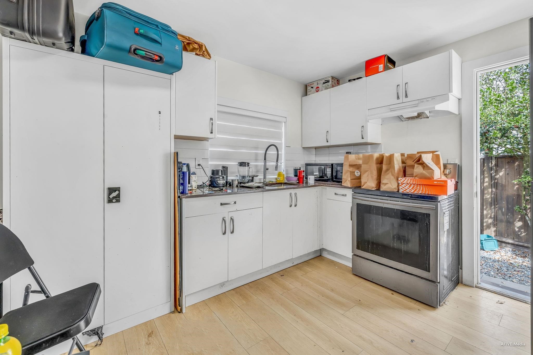 









8727


142a

Street,
Surrey,




BC
V3W 4G4

