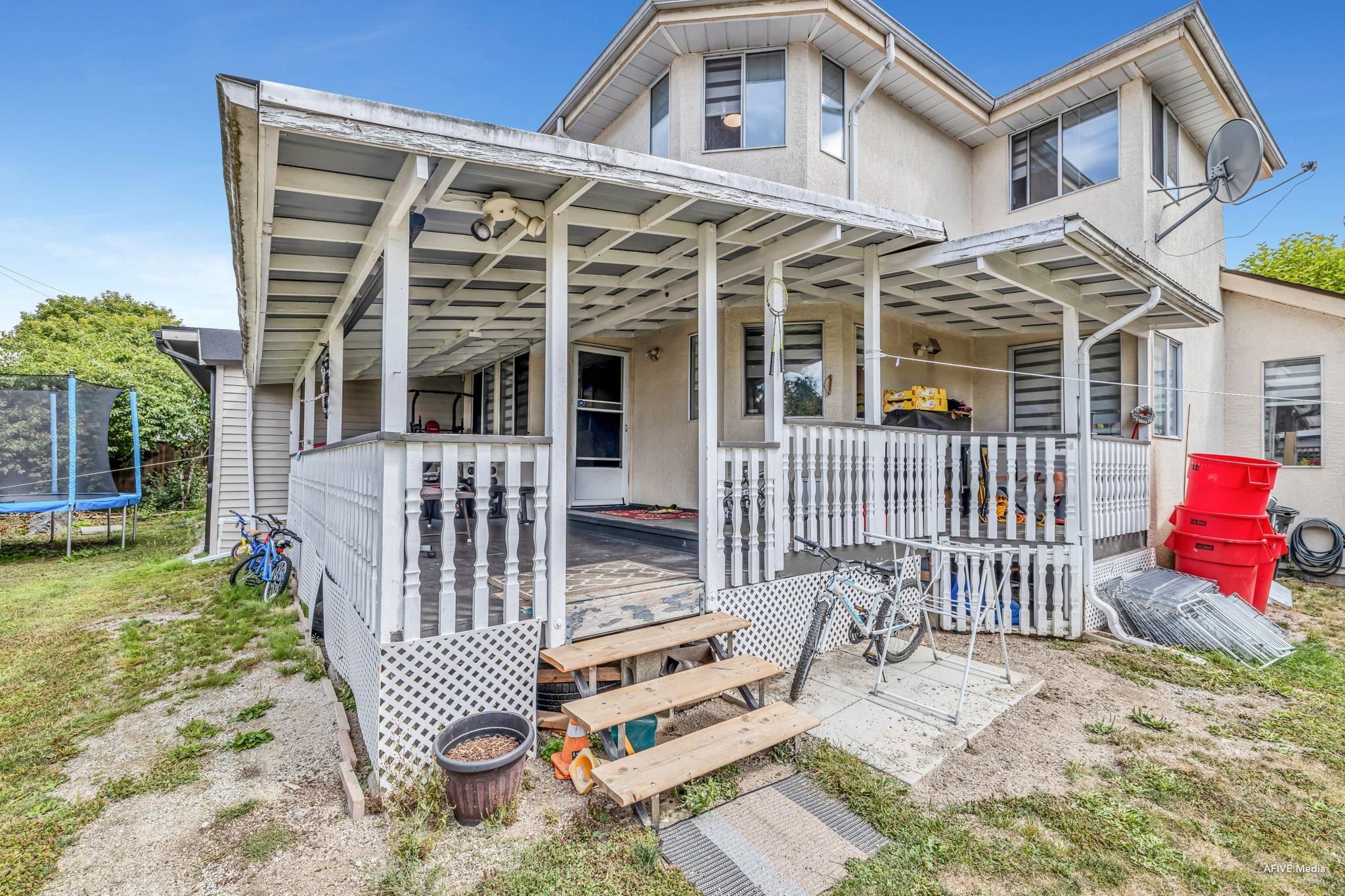 









8727


142a

Street,
Surrey,




BC
V3W 4G4

