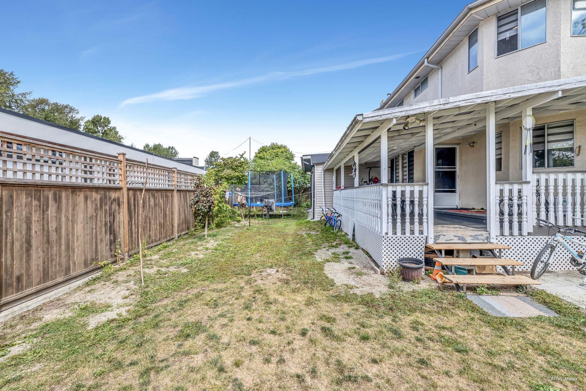 









8727


142a

Street,
Surrey,




BC
V3W 4G4

