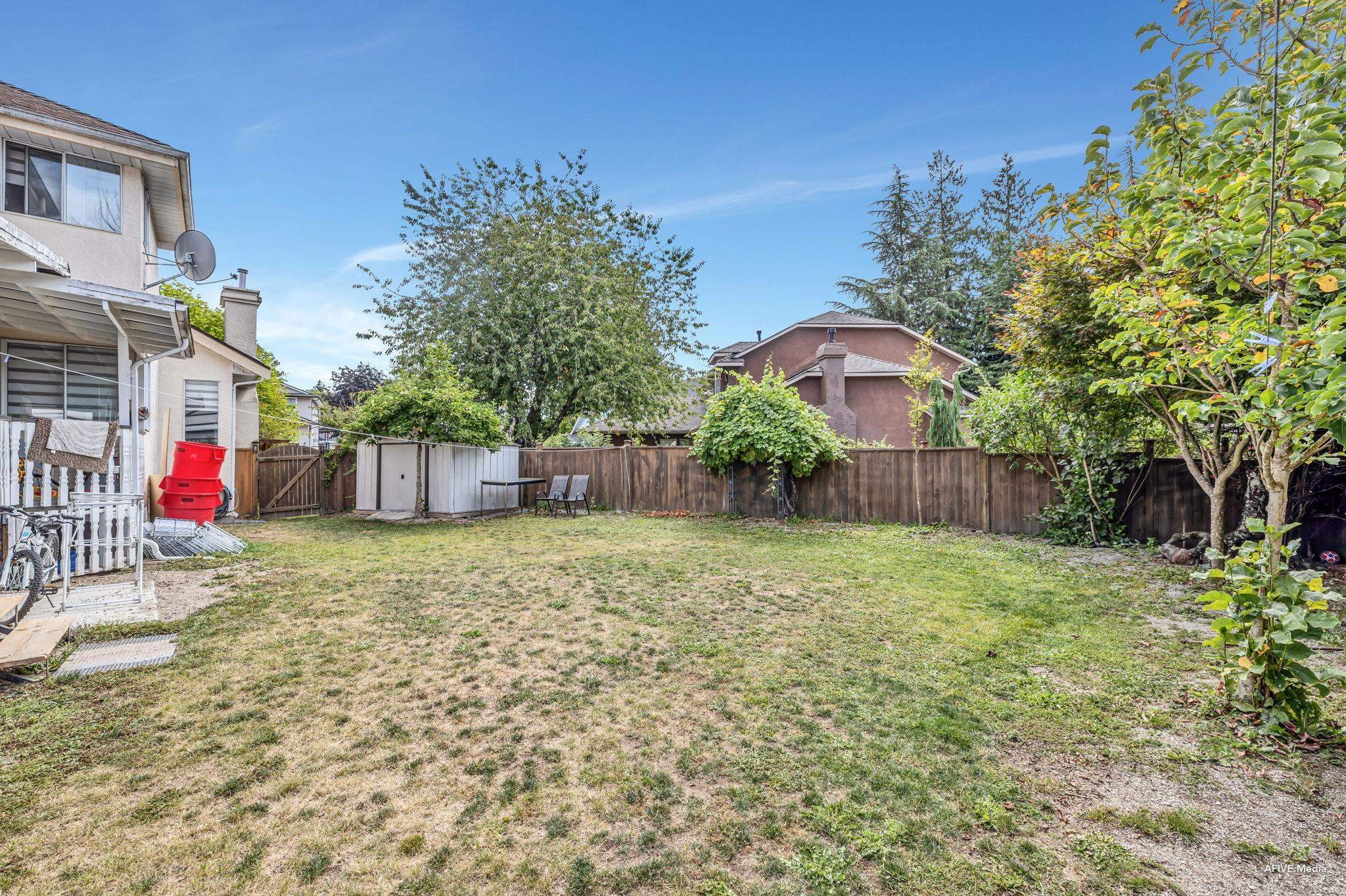 









8727


142a

Street,
Surrey,




BC
V3W 4G4

