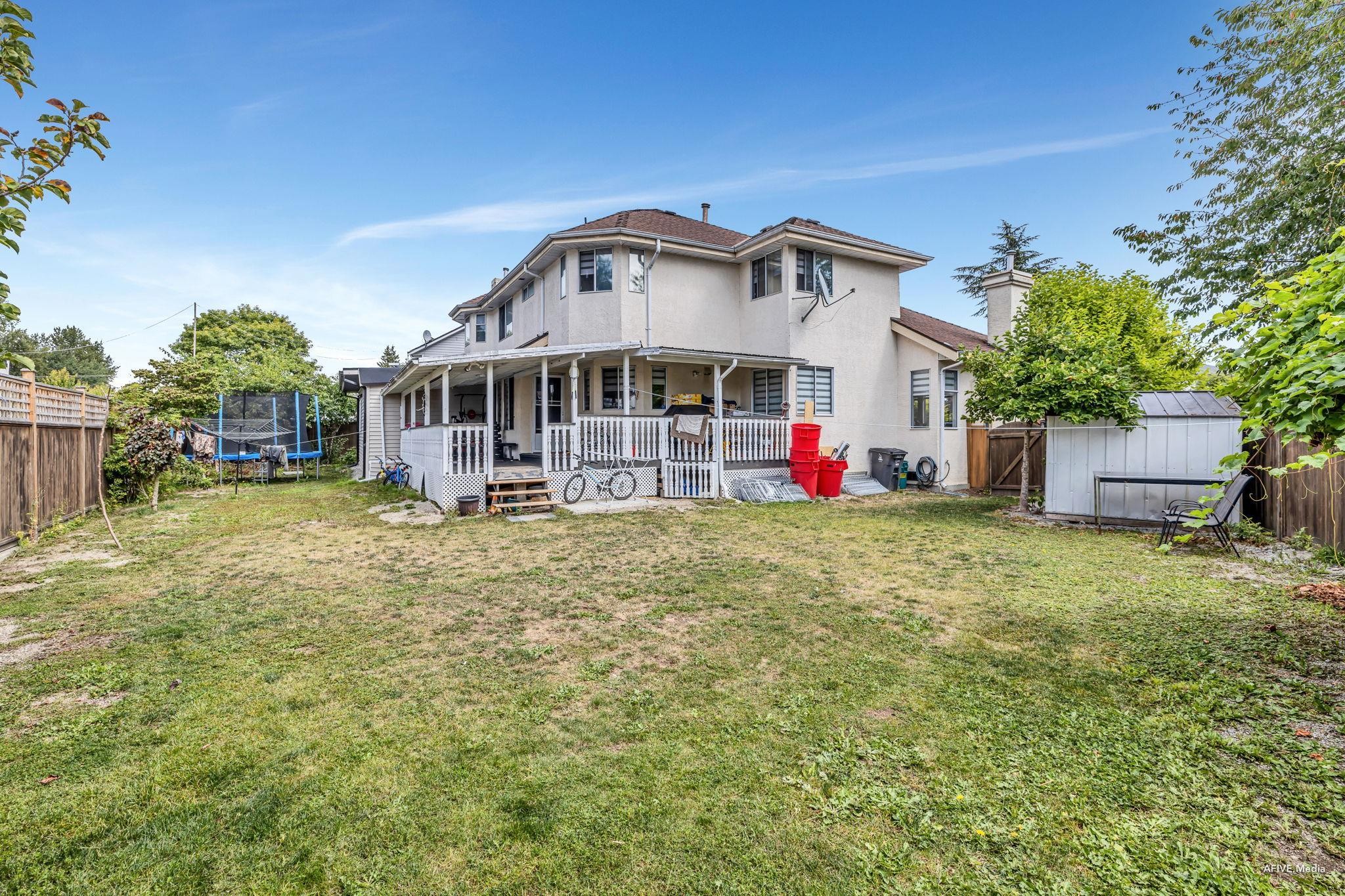 









8727


142a

Street,
Surrey,




BC
V3W 4G4

